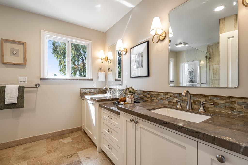 1455 Redwood Drive