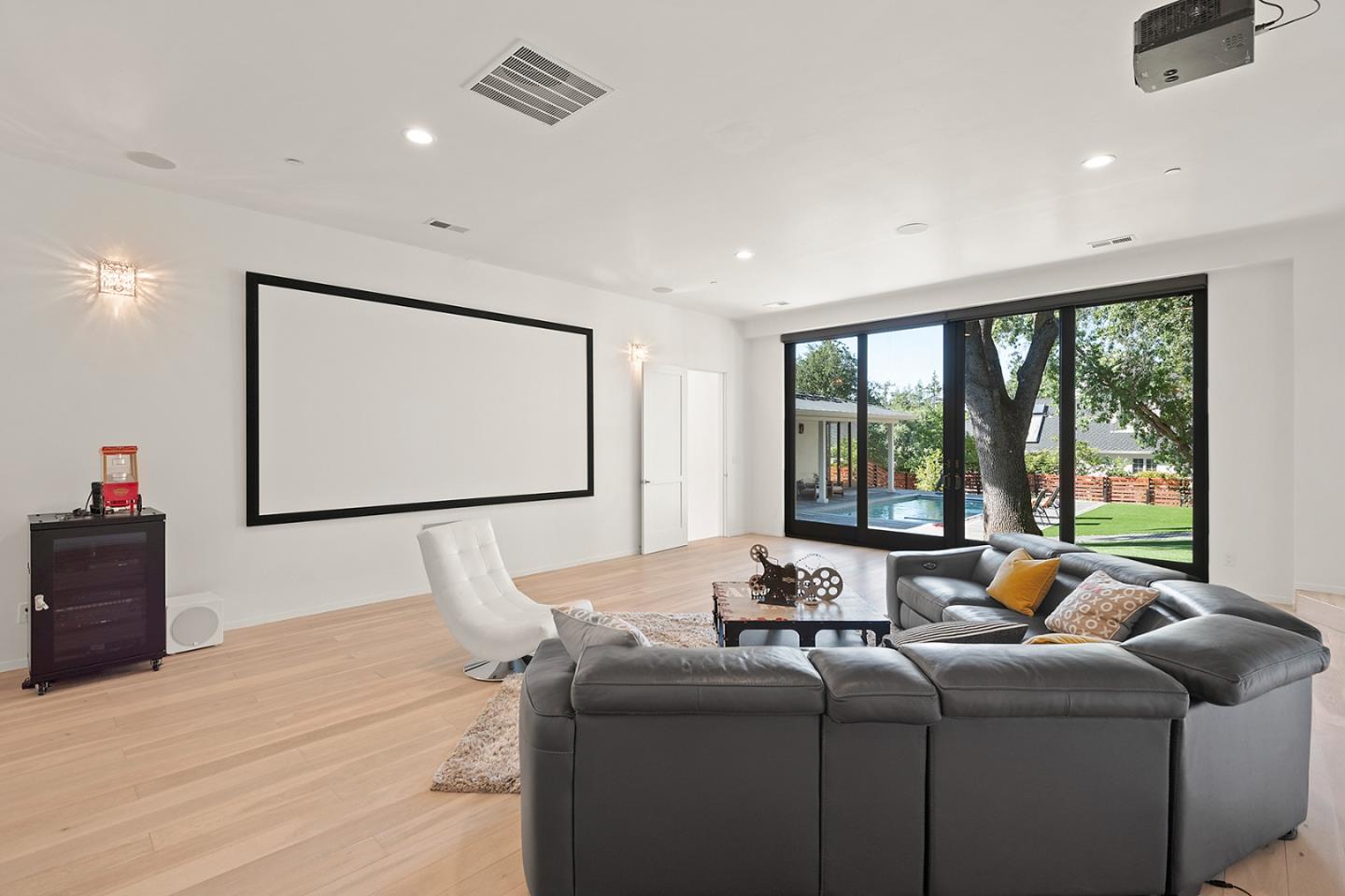 18305 Constitution Avenue