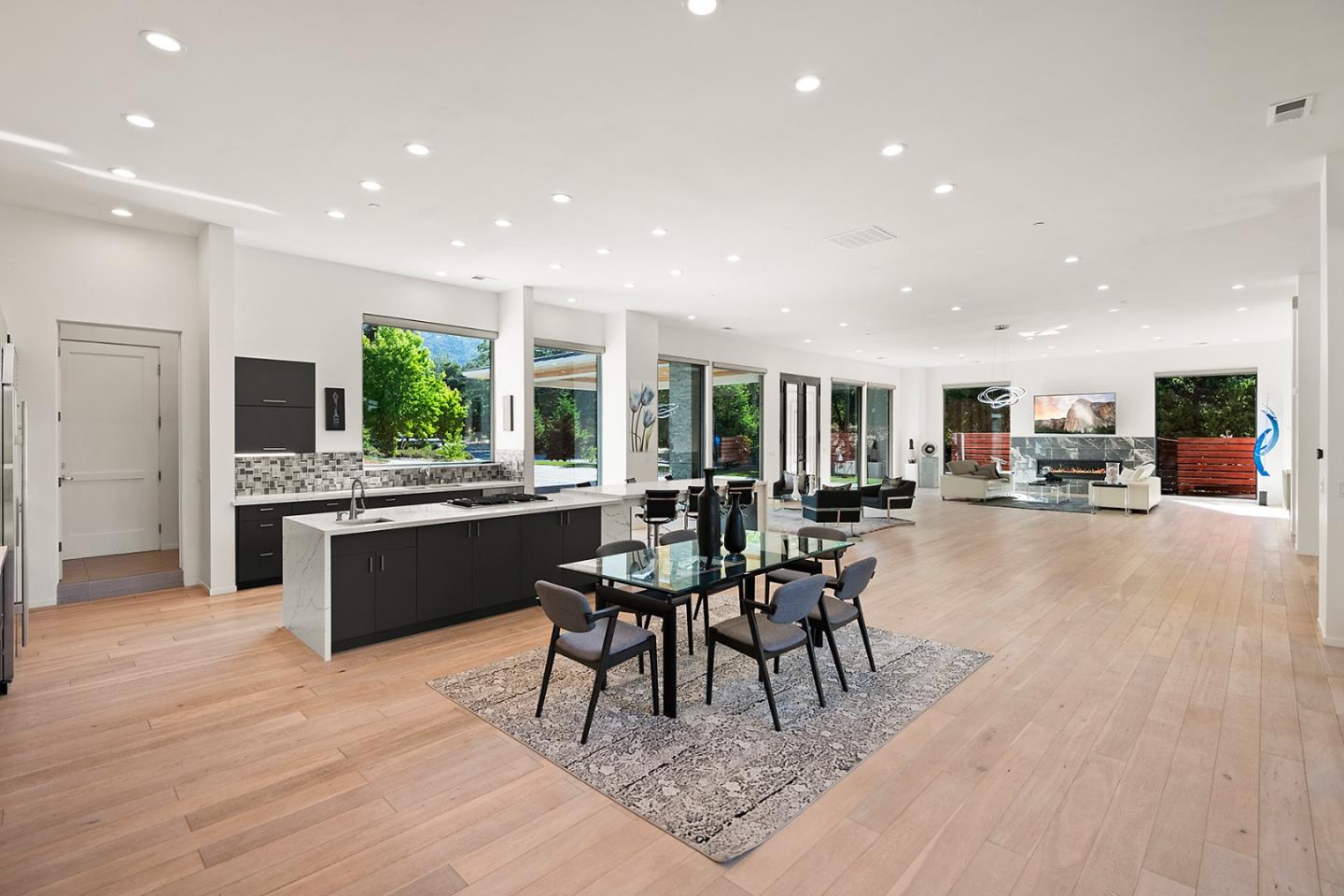 18305 Constitution Avenue