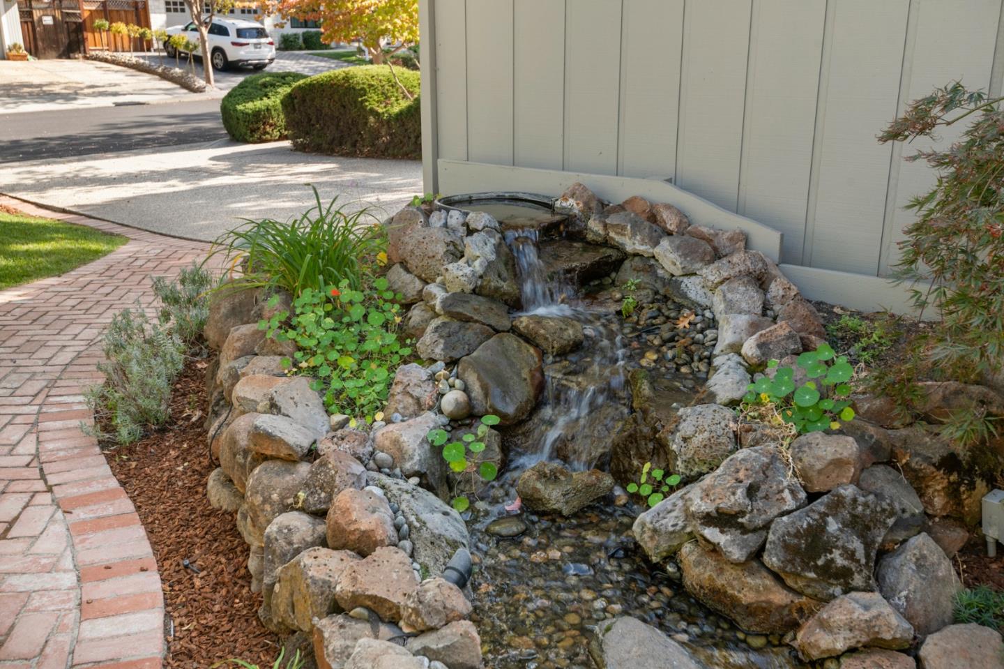 115 Lansberry Court