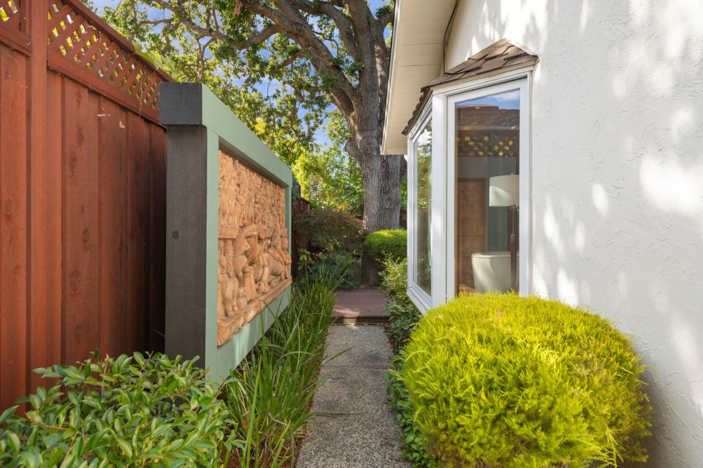 115 Lansberry Court