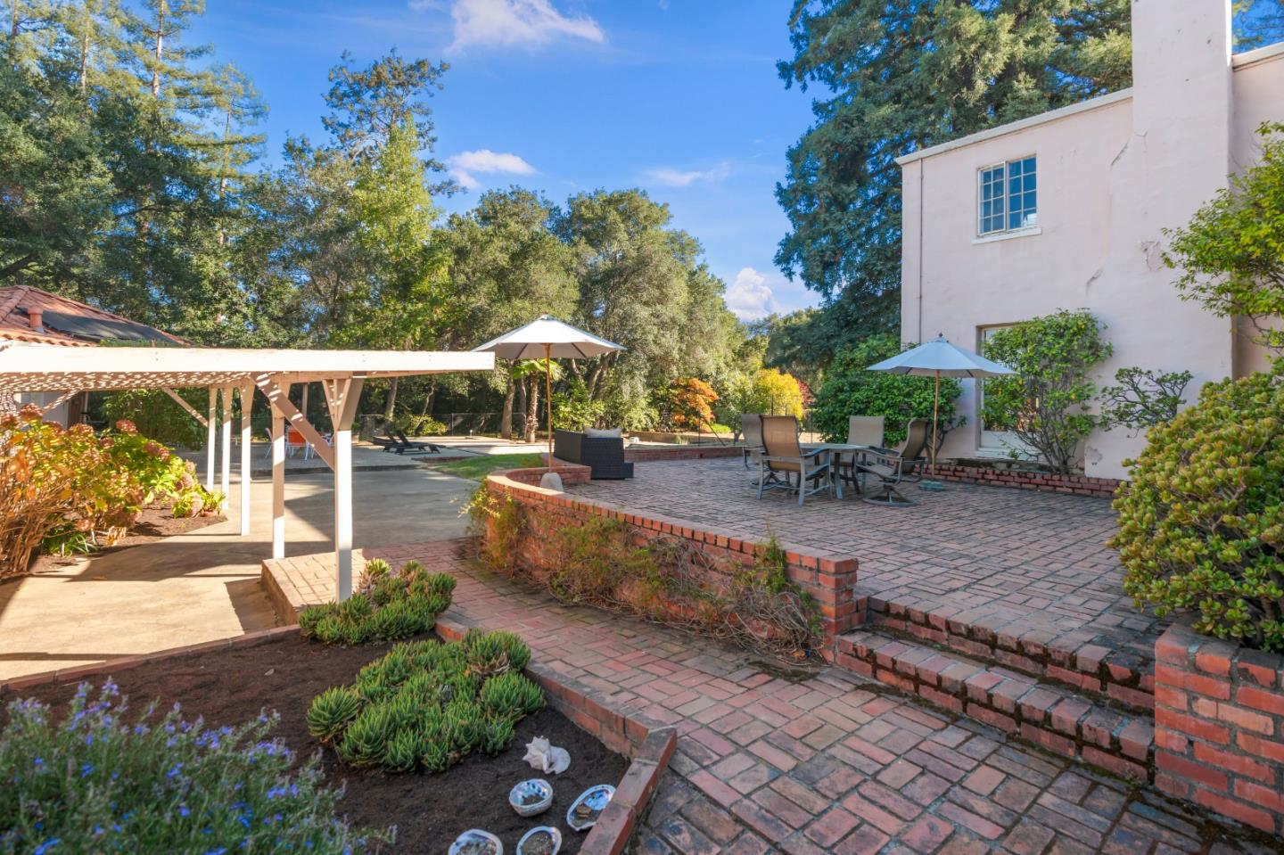 19605 Glen Una Drive