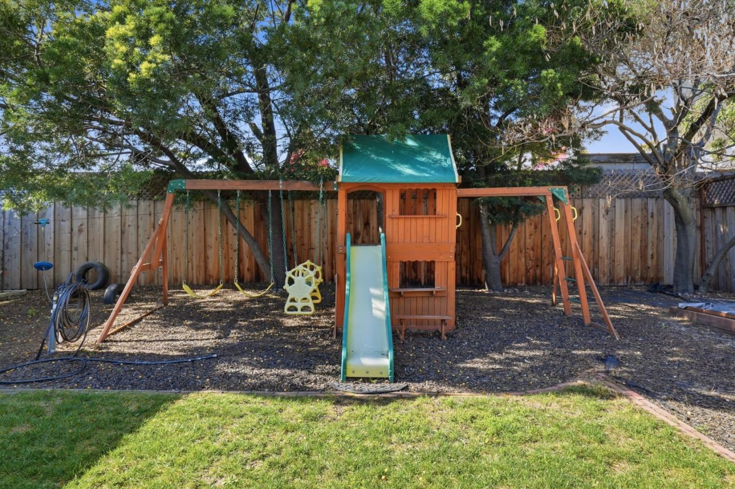1155 Shamrock DR