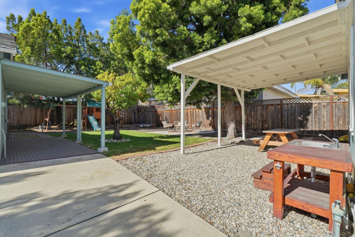 1155 Shamrock DR