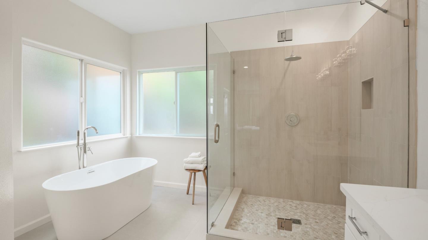 15855 Jackson Oaks Drive