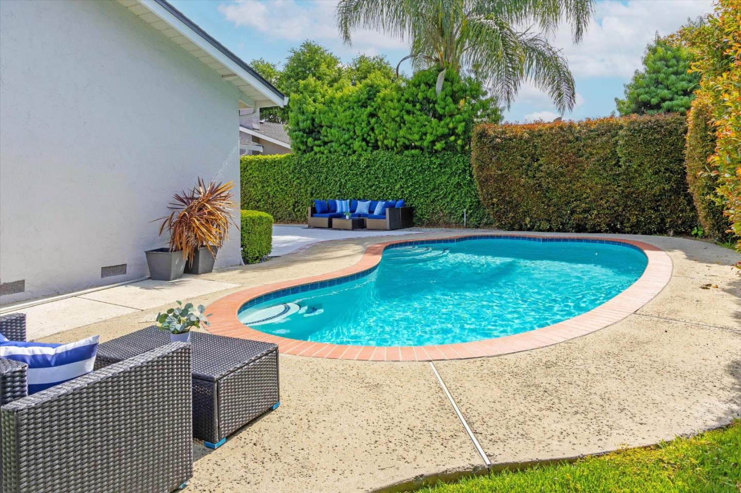 1611 Glenfield