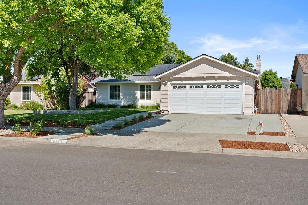 6141 Geronimo DR