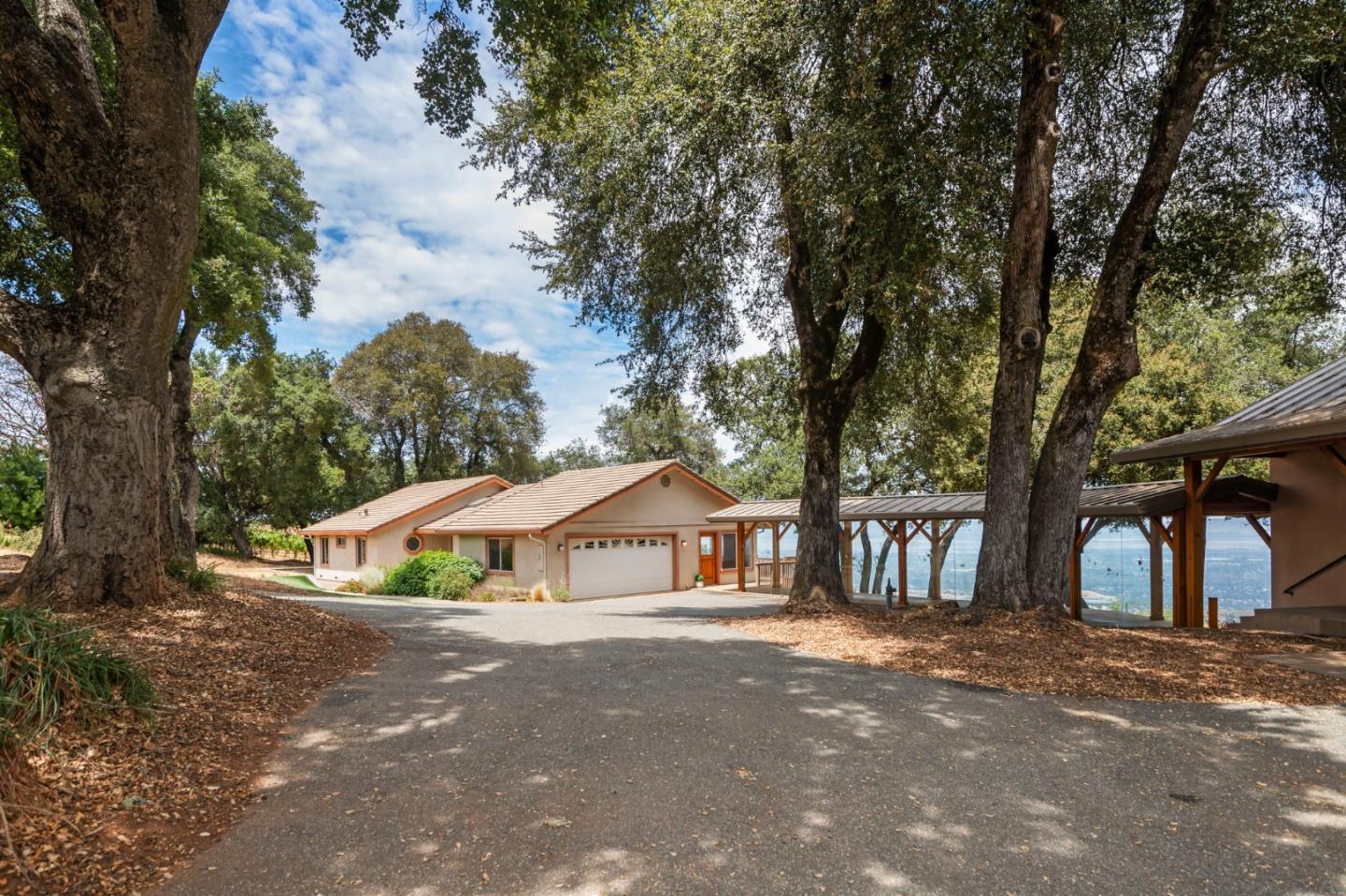 15060 Montebello RD
