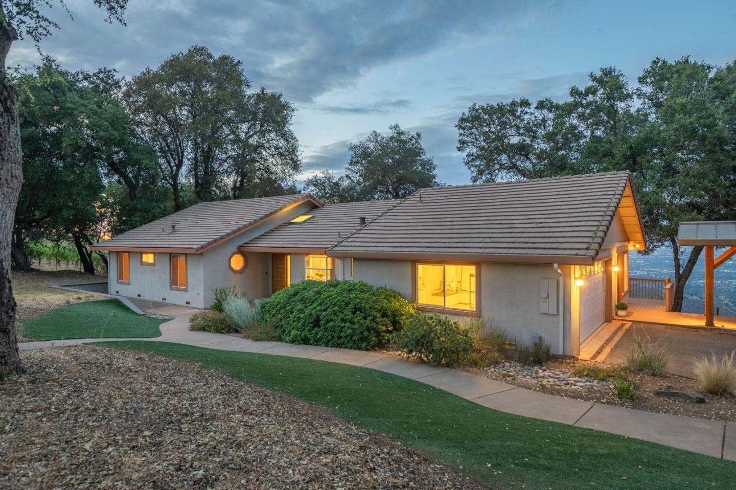 15060 Montebello RD