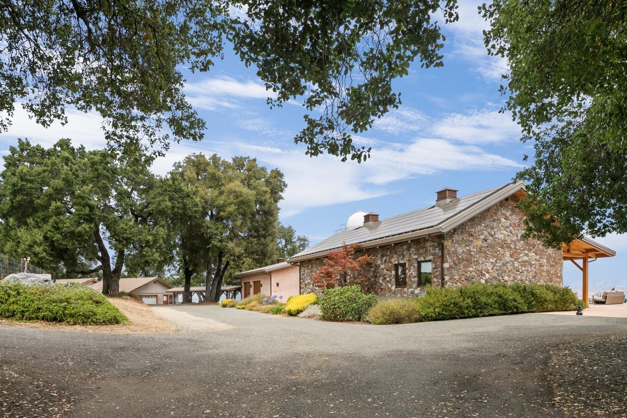 15060 Montebello RD
