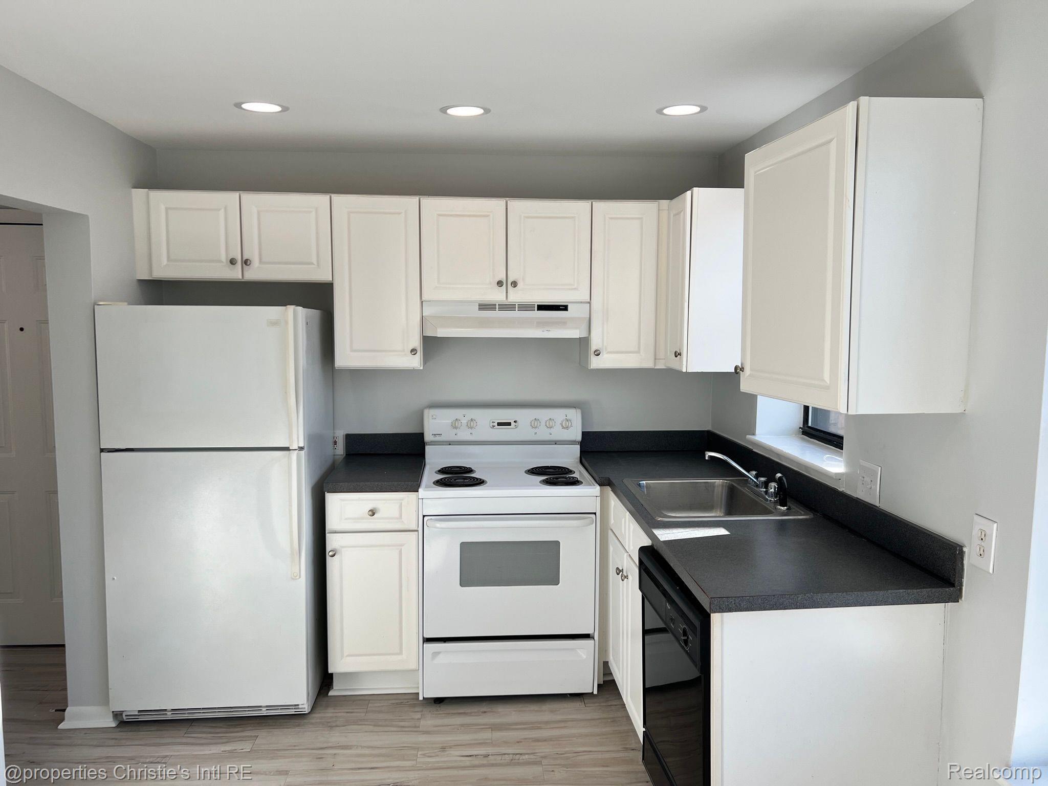120 SEWARD Street Unit: 48/410