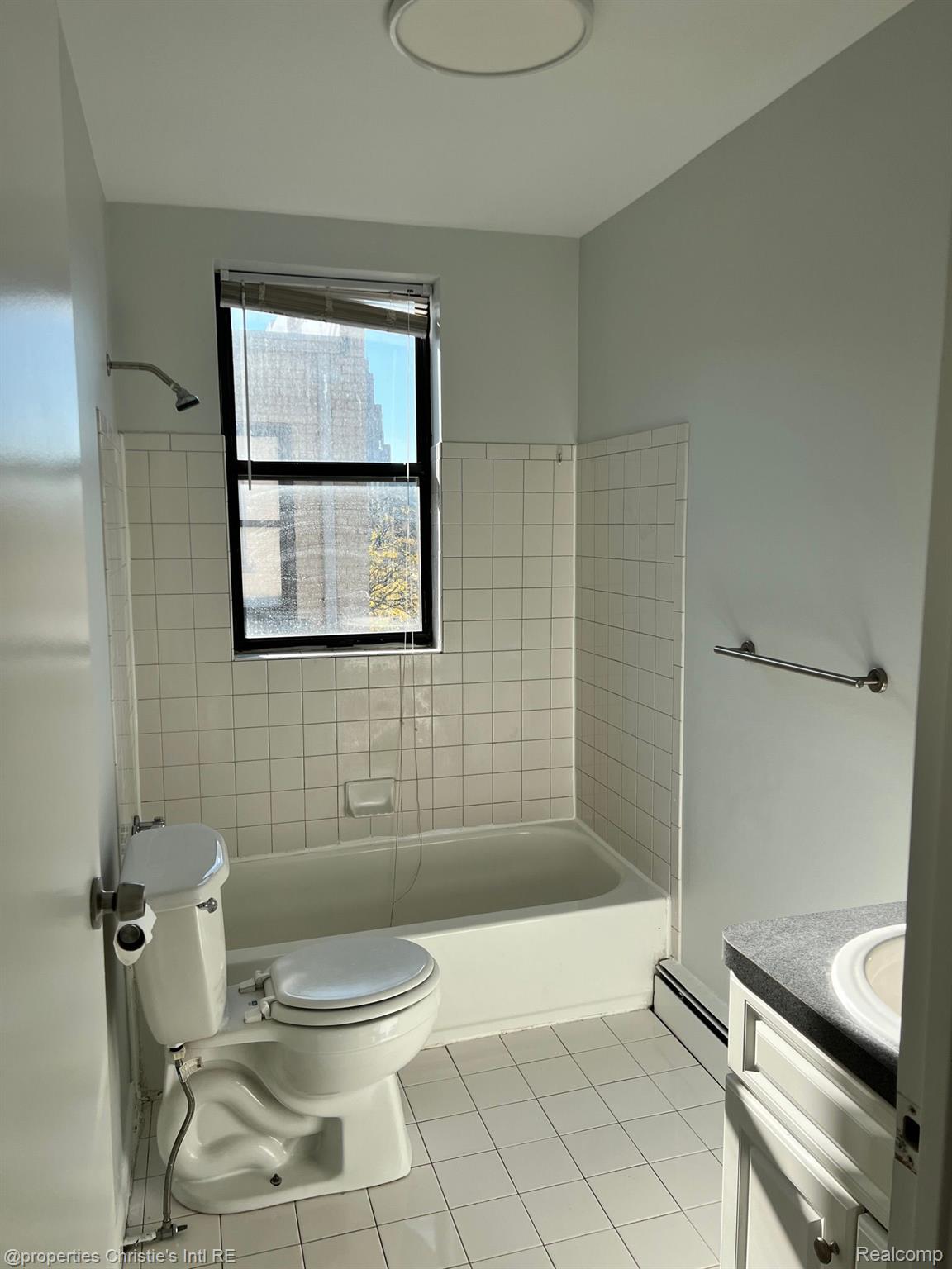 120 SEWARD Street Unit: 48/410