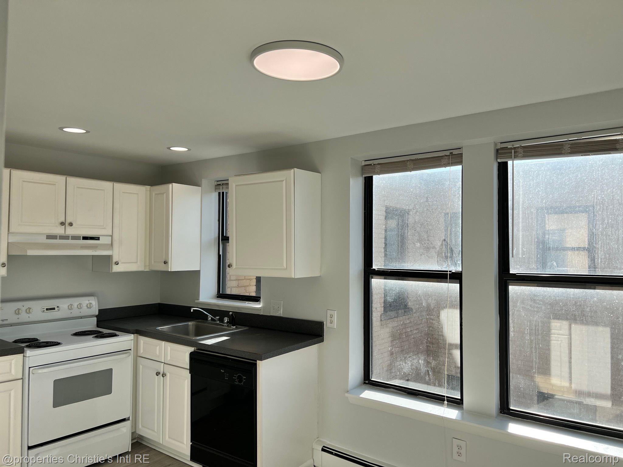 120 SEWARD Street Unit: 48/410