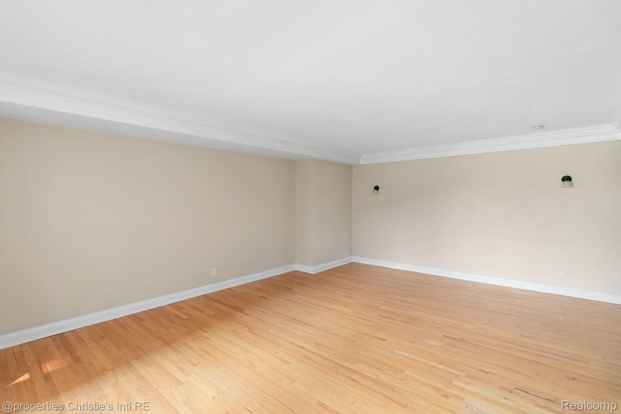 15 E KIRBY Street Unit: 206