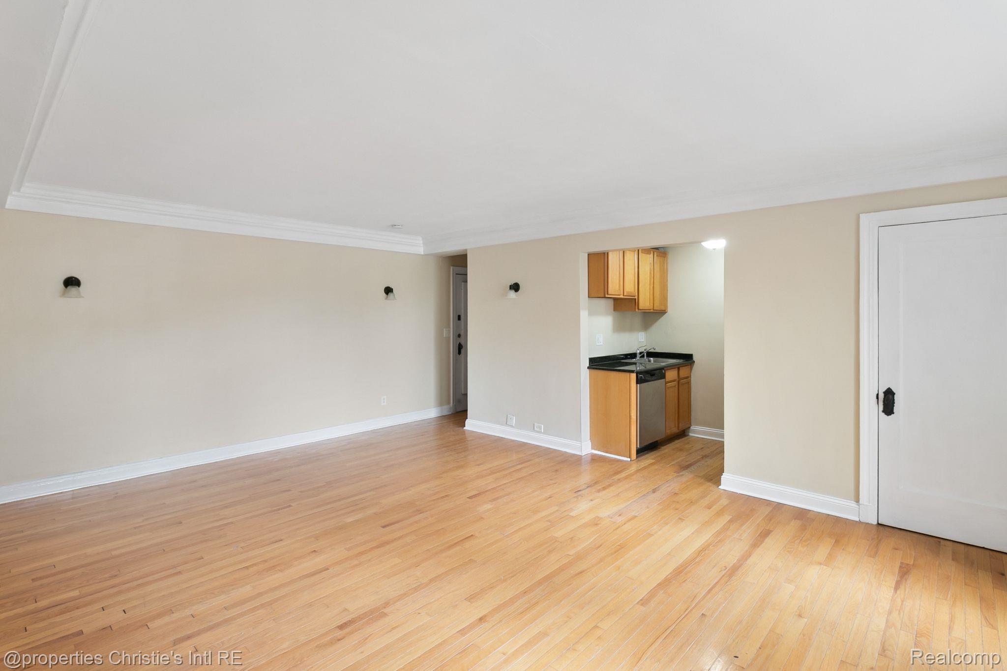15 E KIRBY Street Unit: 206