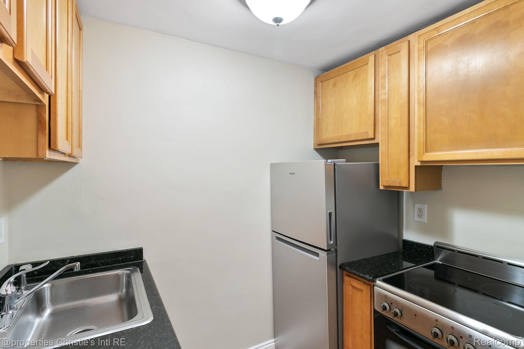 15 E KIRBY Street Unit: 206
