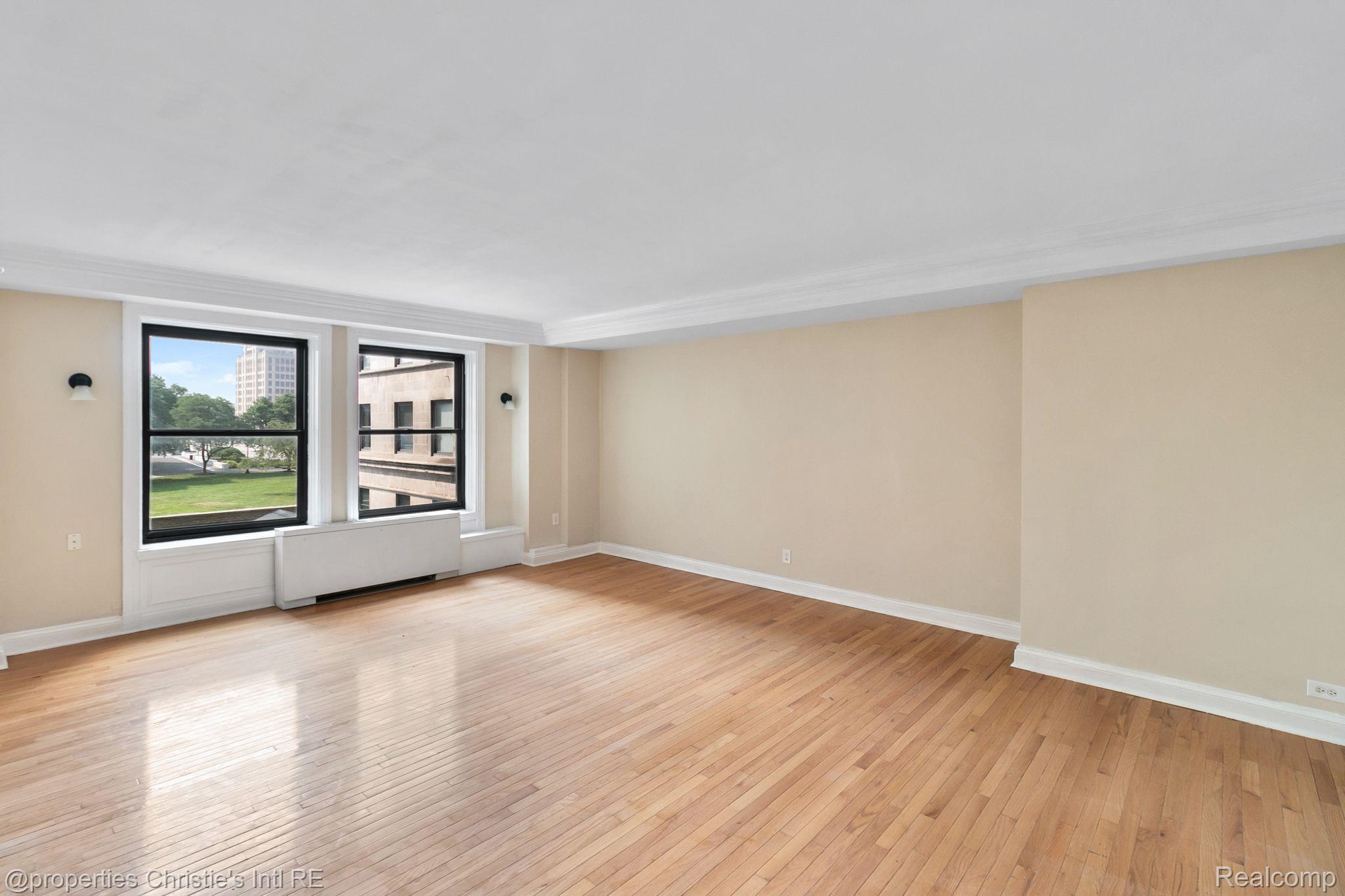 15 E KIRBY Street Unit: 206