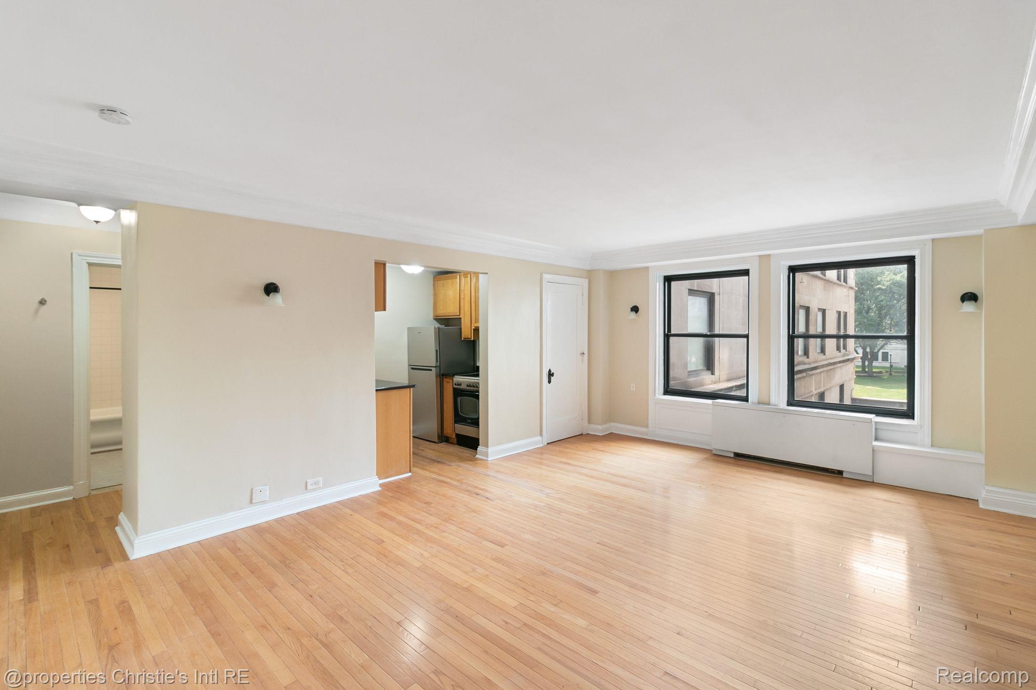 15 E KIRBY Street Unit: 206