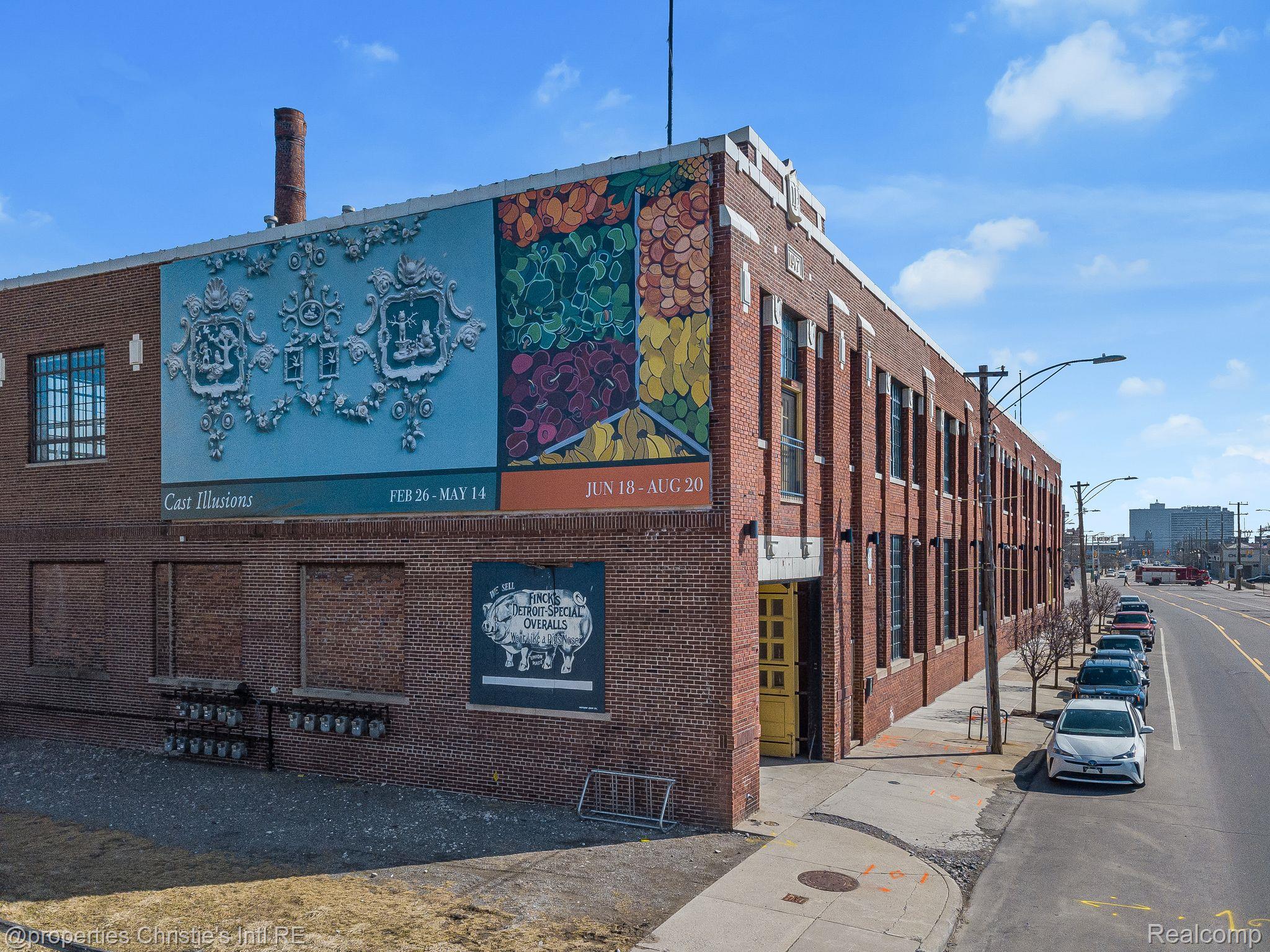 3434 RUSSELL Street Unit: 27-207