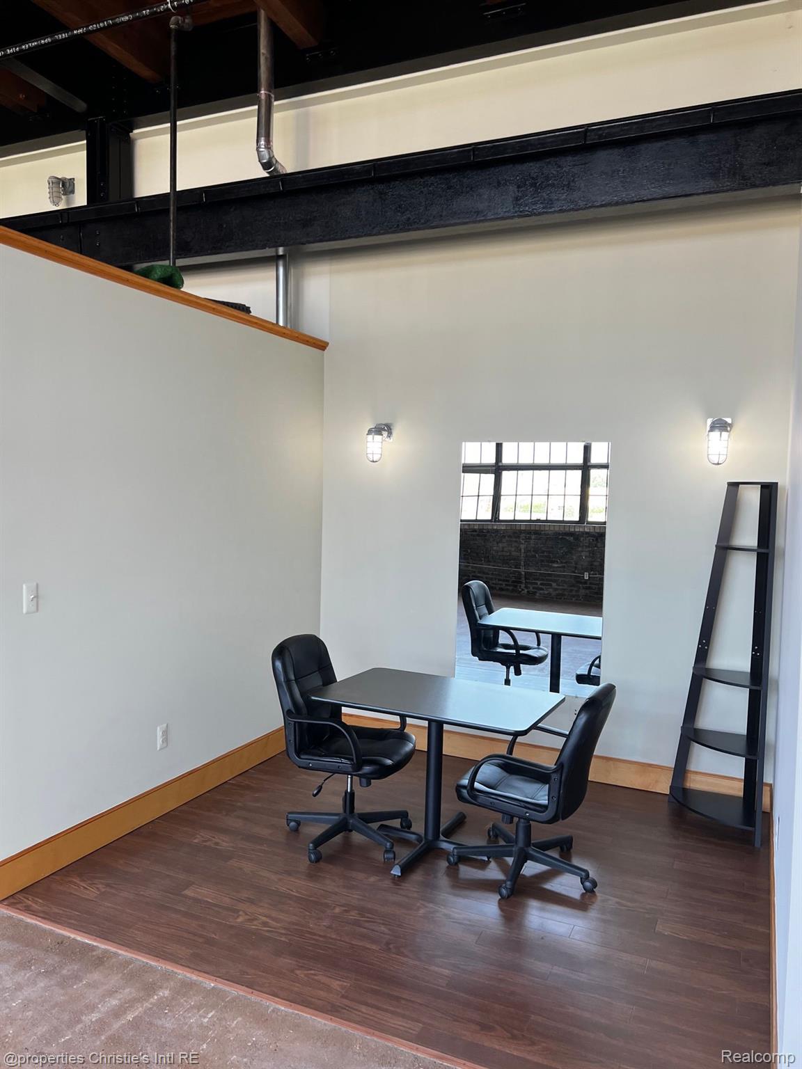 3434 RUSSELL Street Unit: 27-207