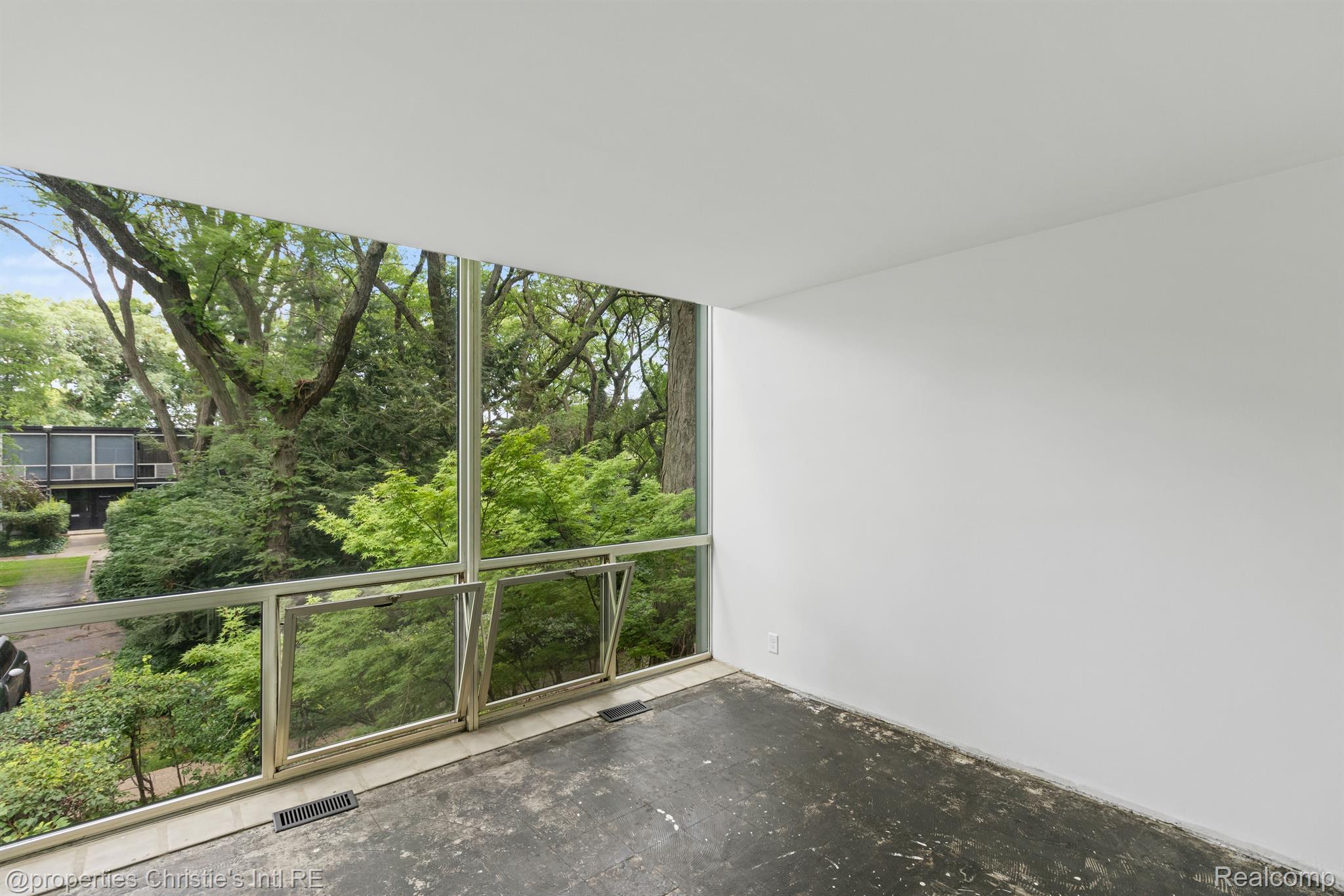 1362 Joliet Place