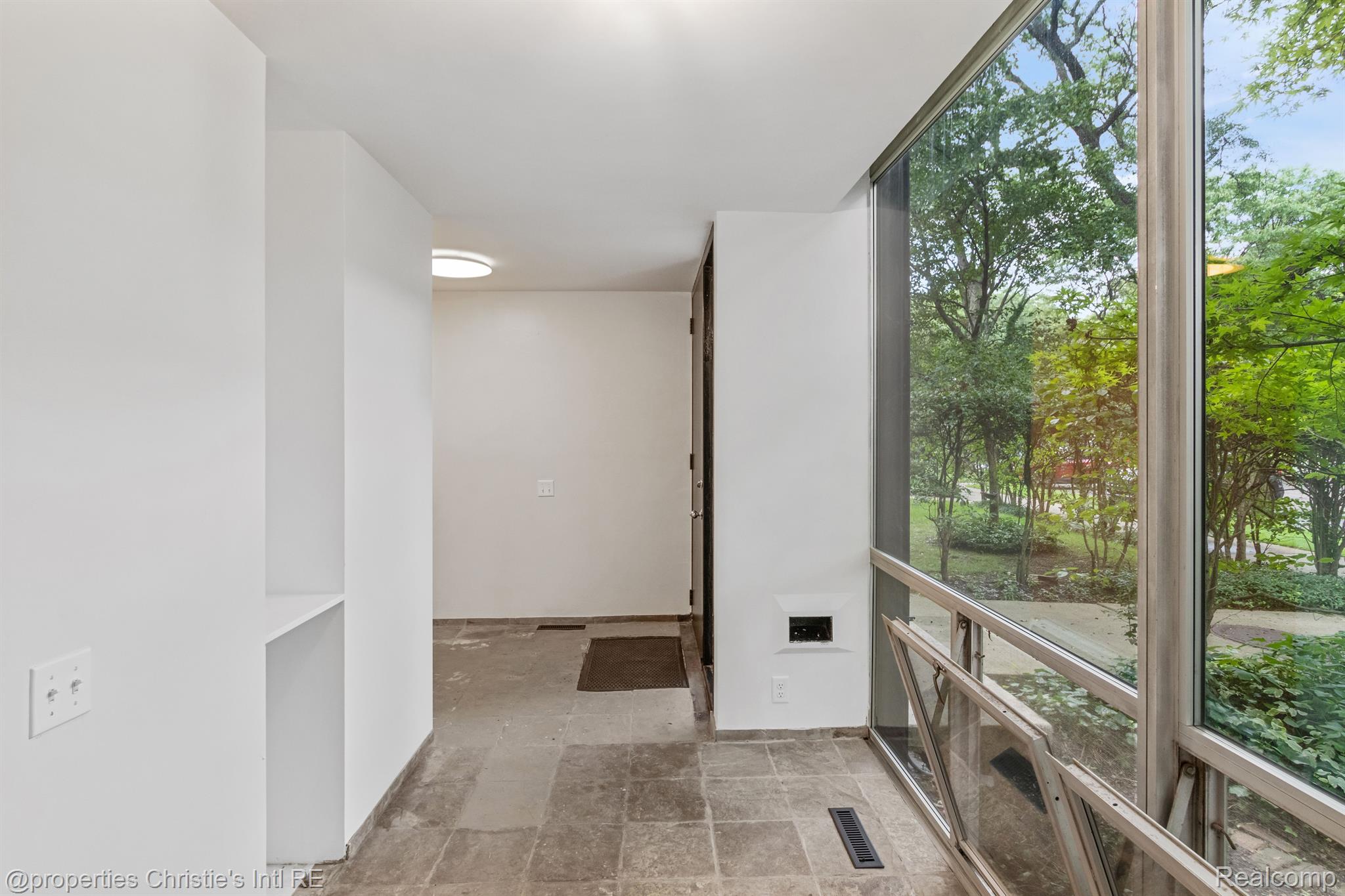 1362 Joliet Place