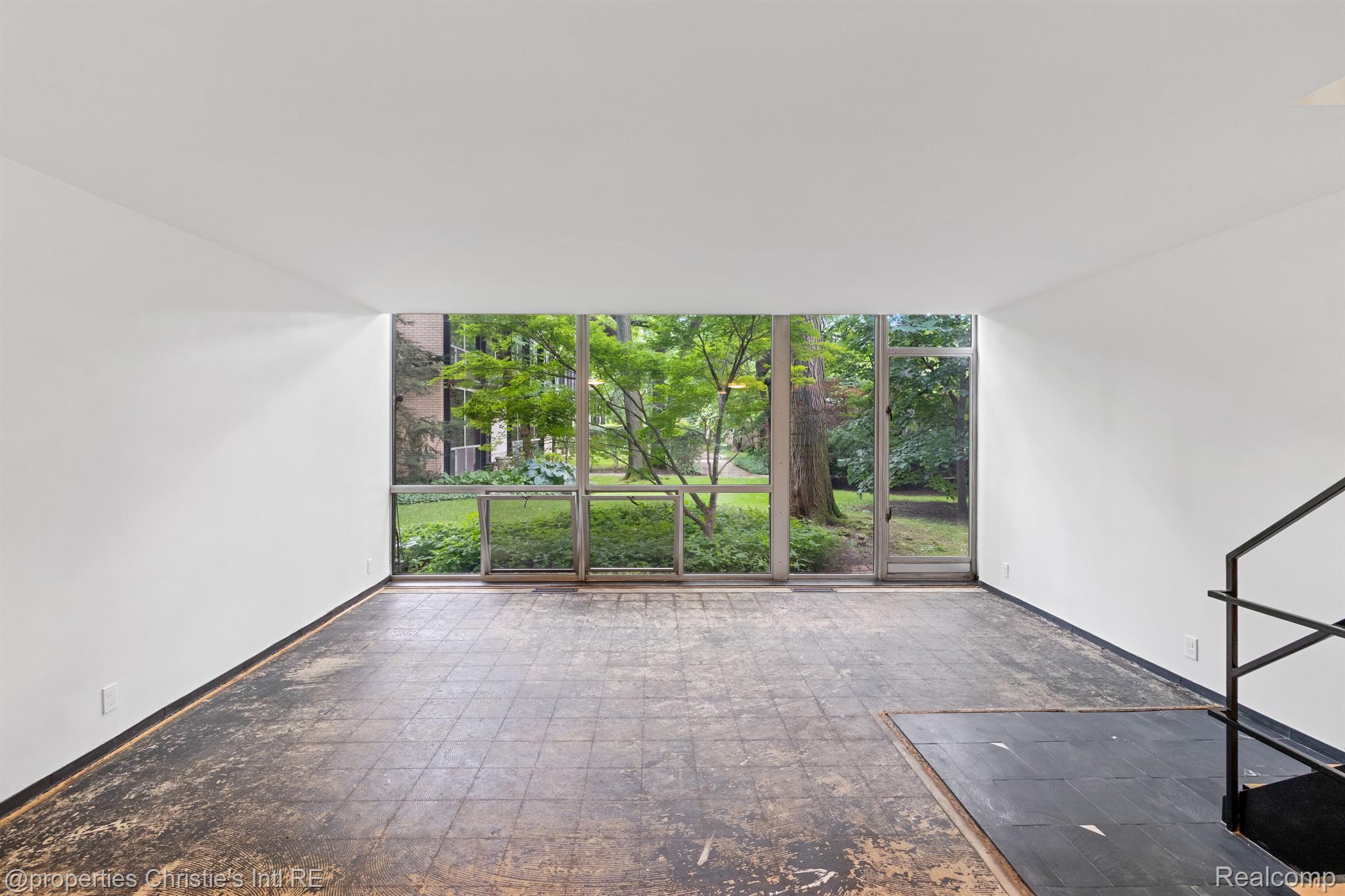 1362 Joliet Place