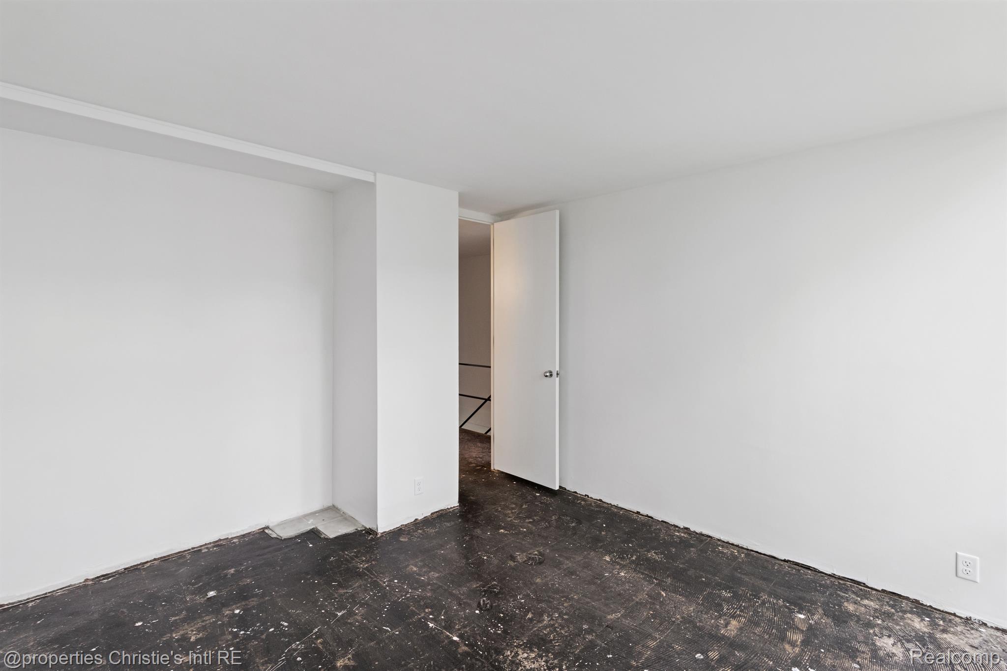 1362 Joliet Place