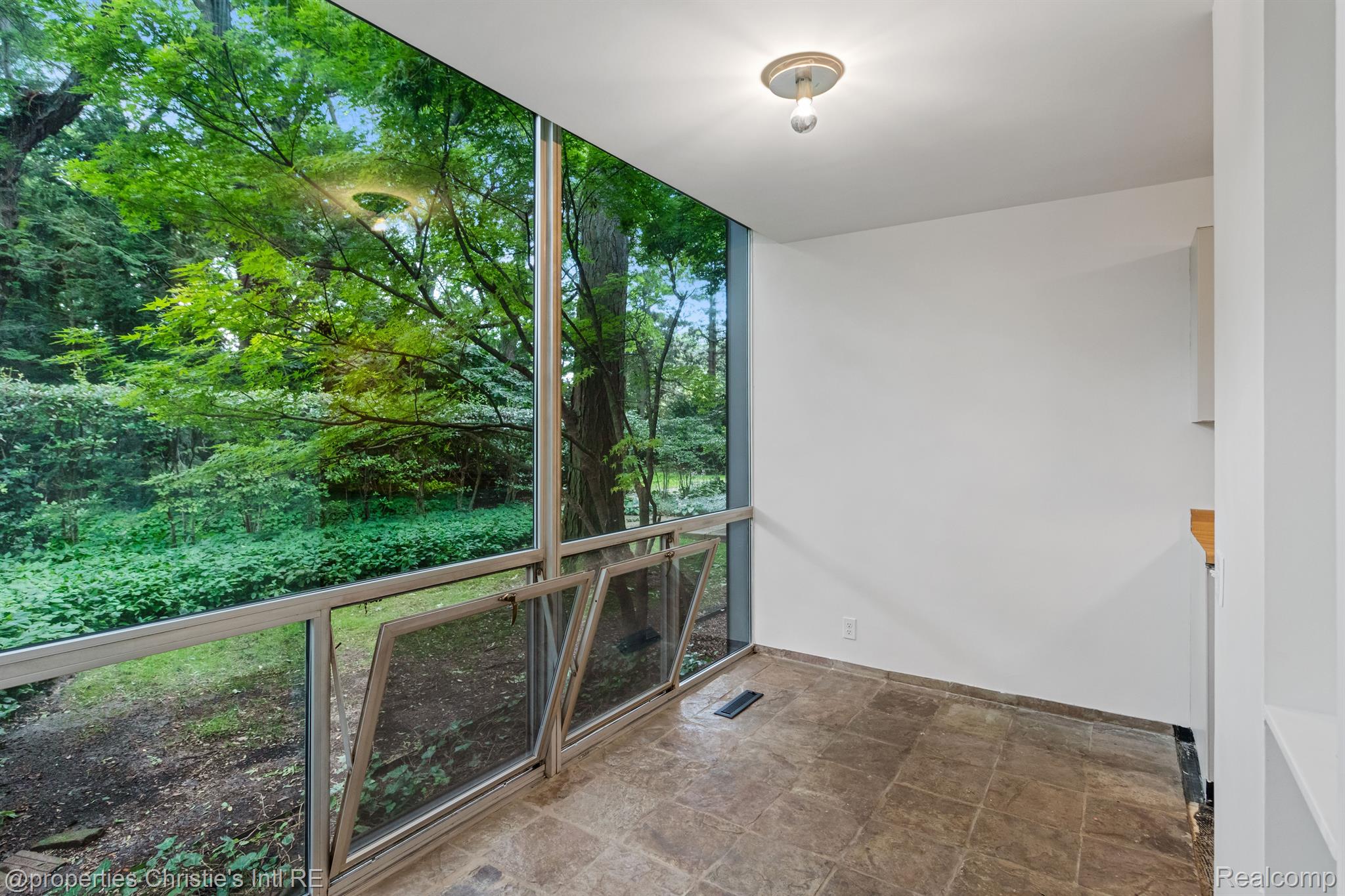 1362 Joliet Place