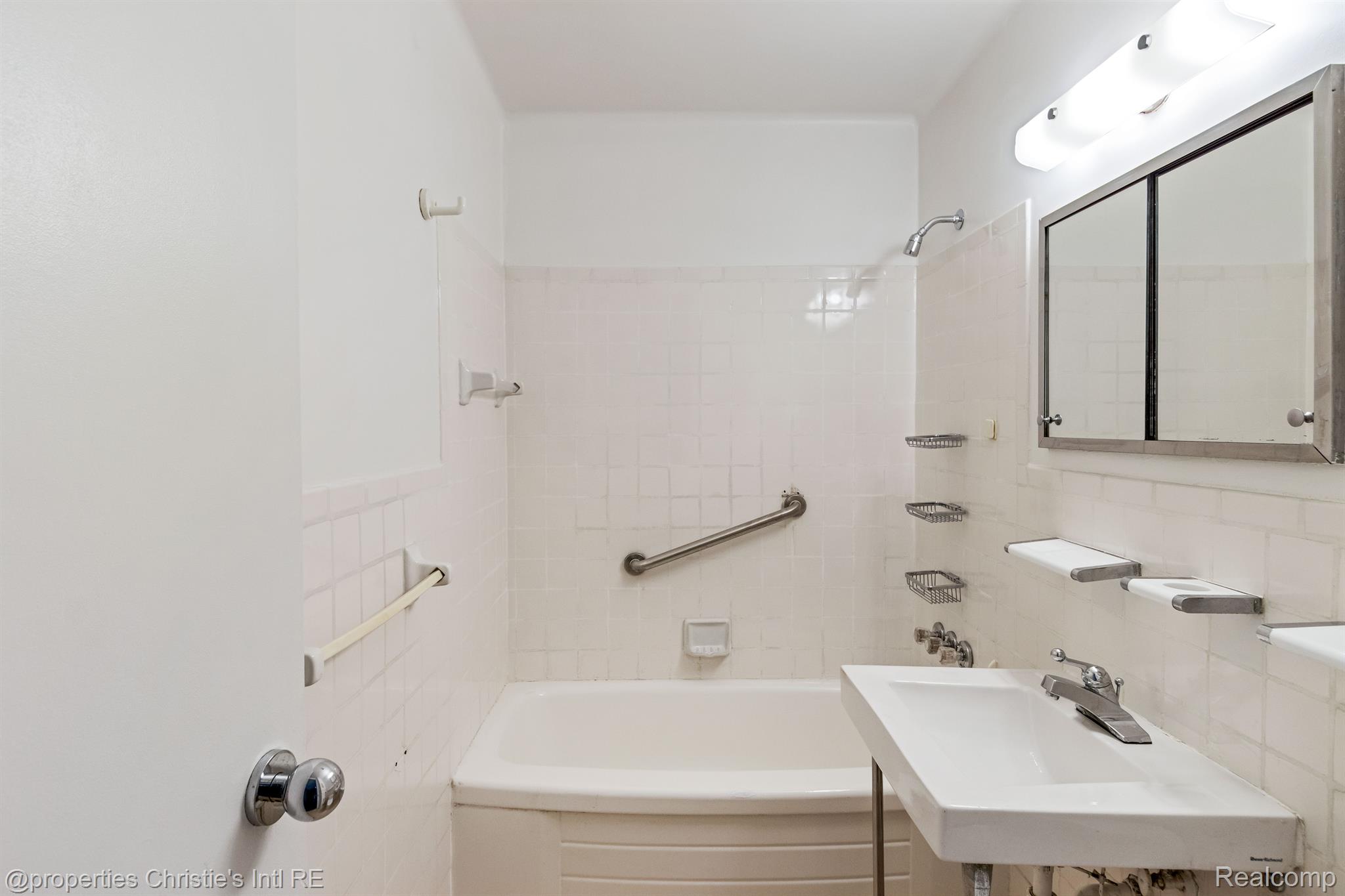 1362 Joliet Place