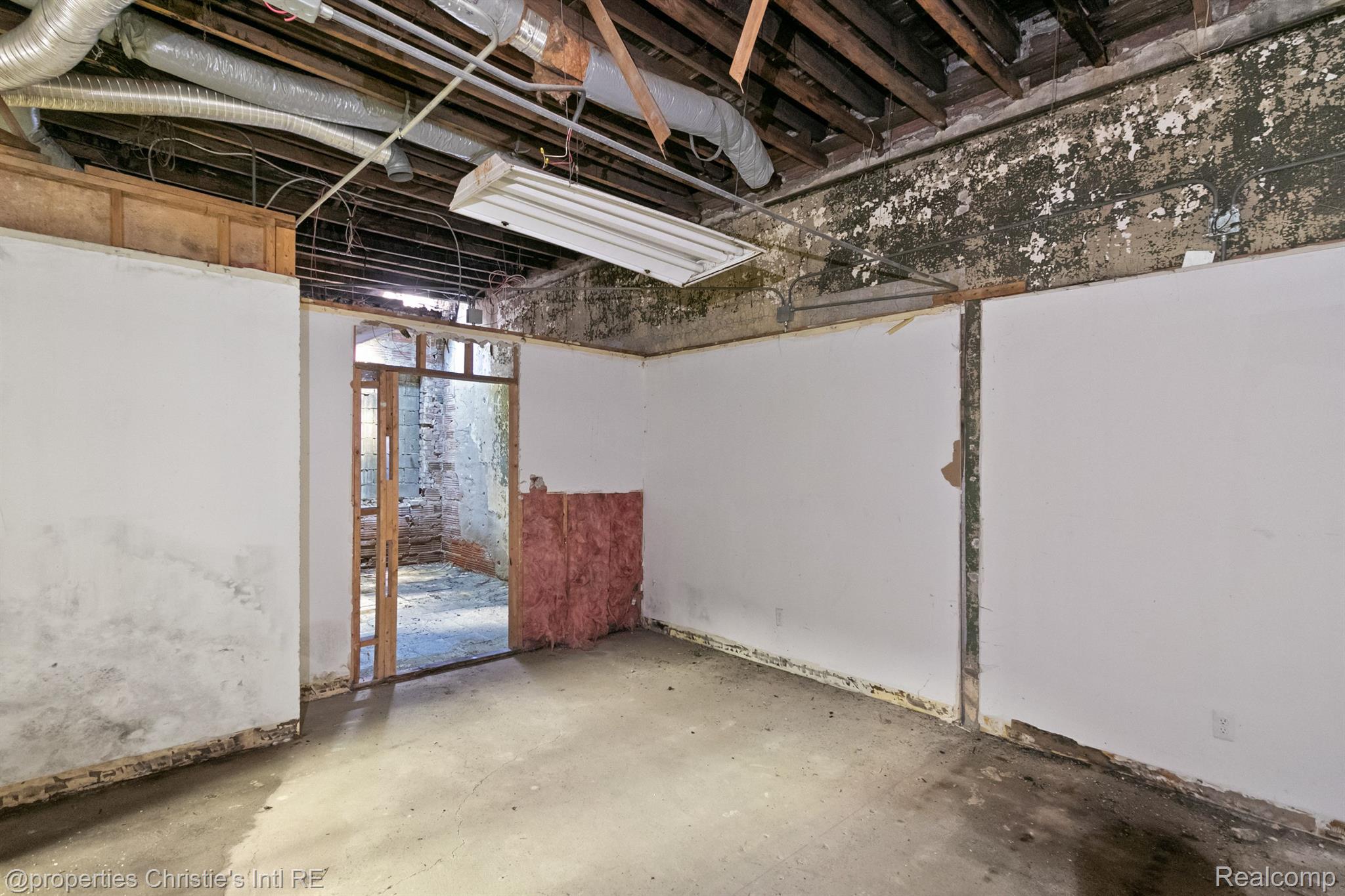 2908 COCHRANE Street