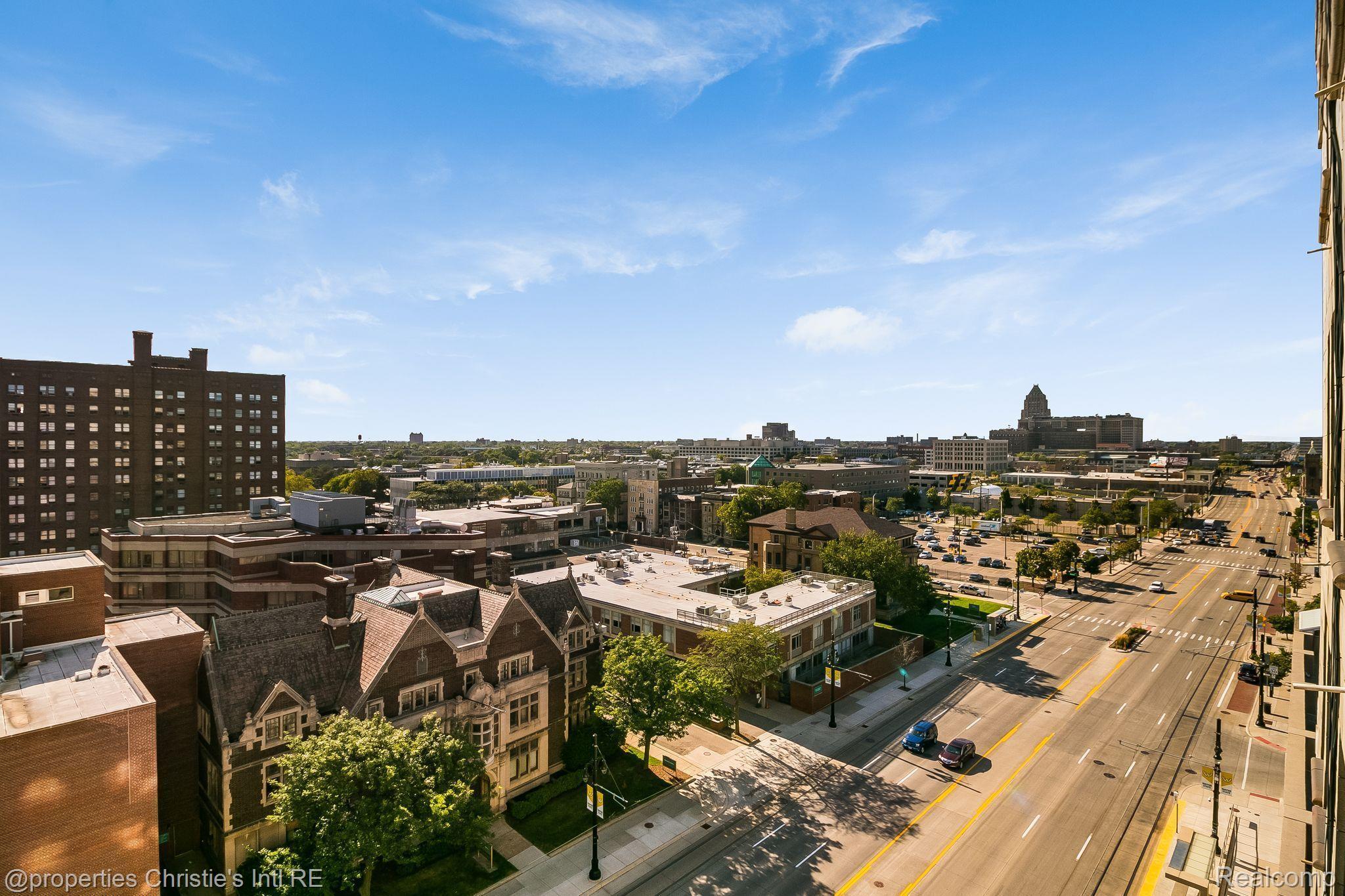 15 E KIRBY St Unit: 321
