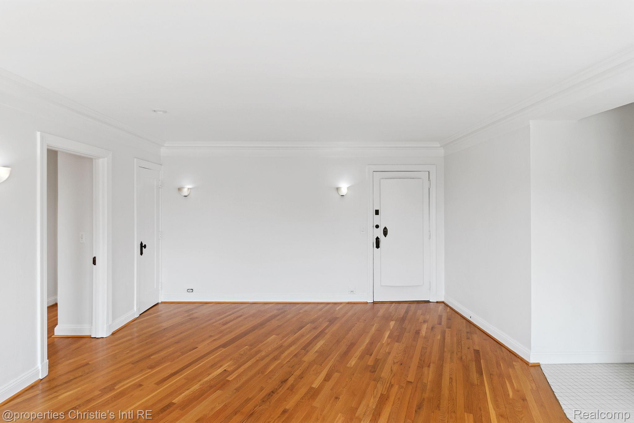 15 E KIRBY St Unit: 321