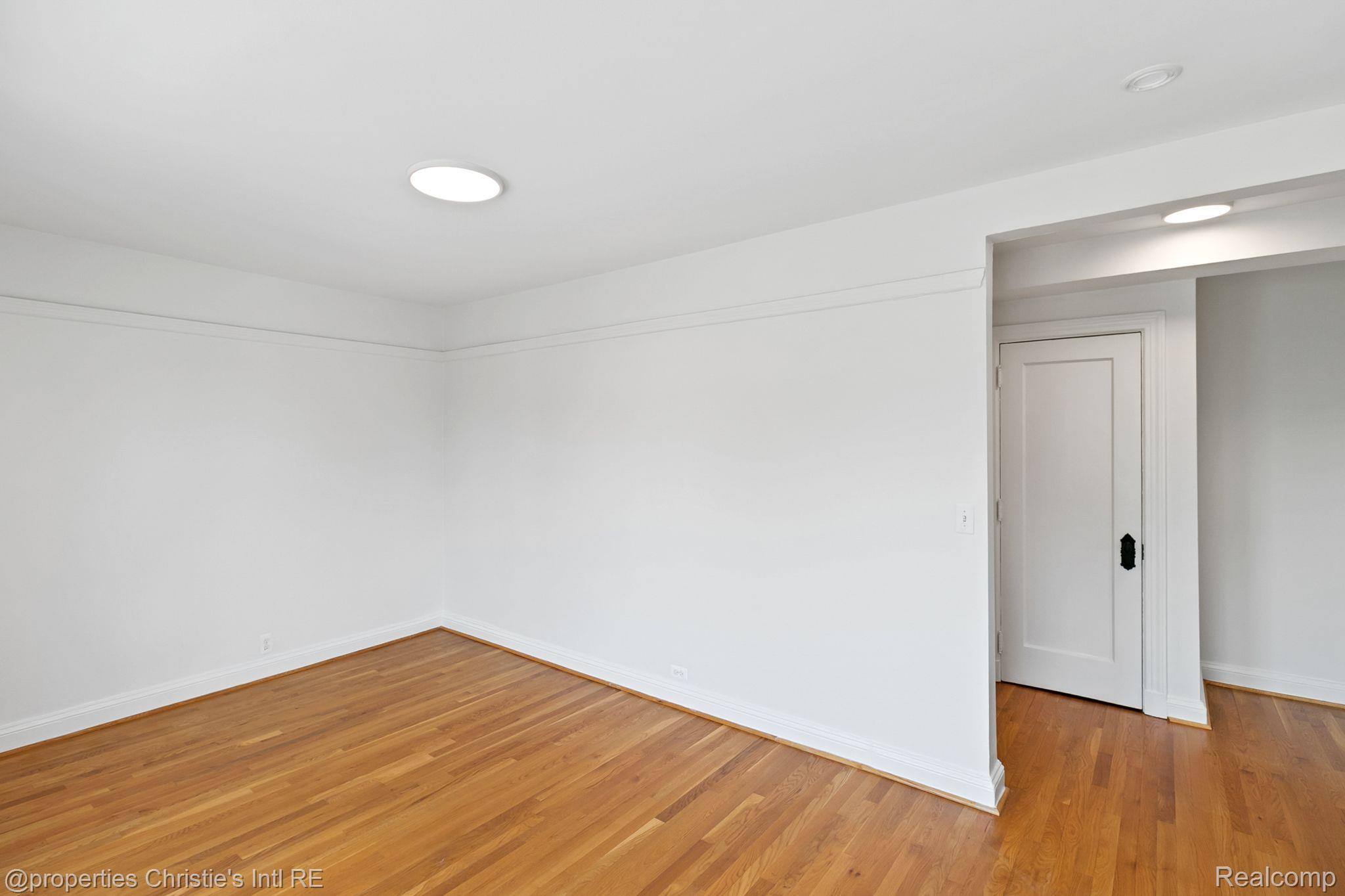 15 E KIRBY St Unit: 321