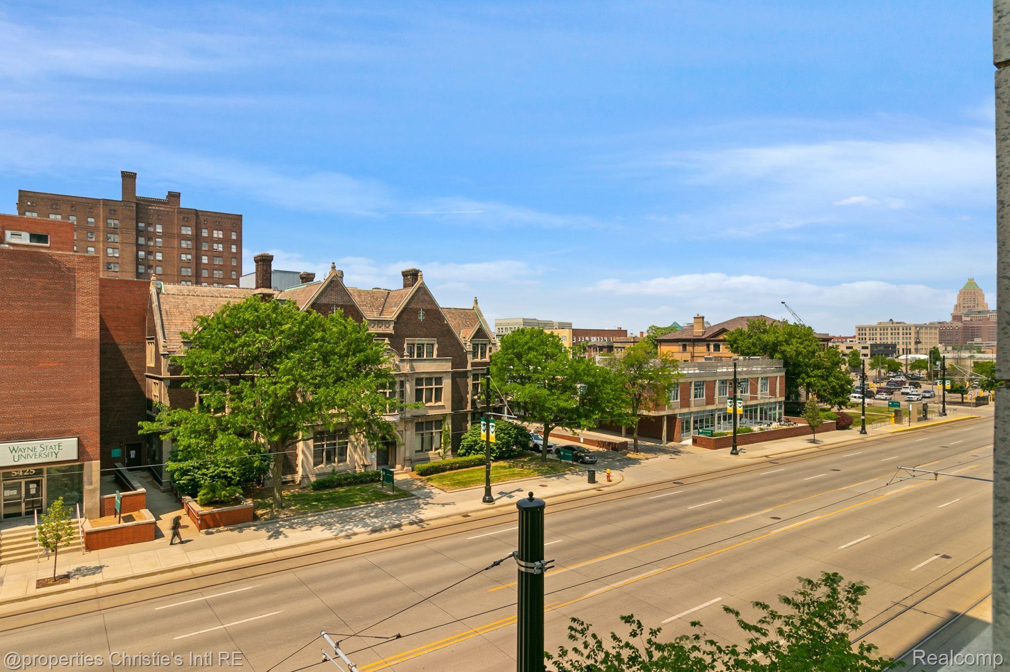 15 E KIRBY St Unit: 321