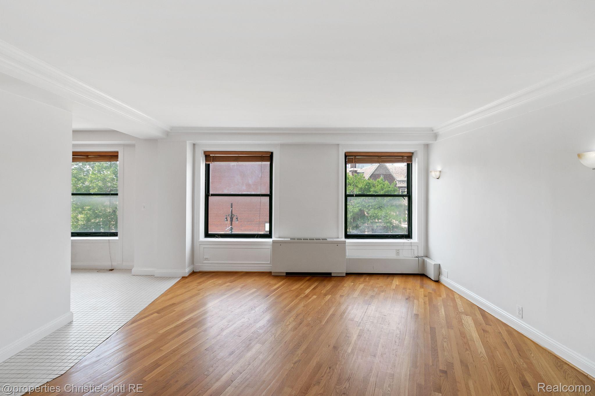 15 E KIRBY St Unit: 321