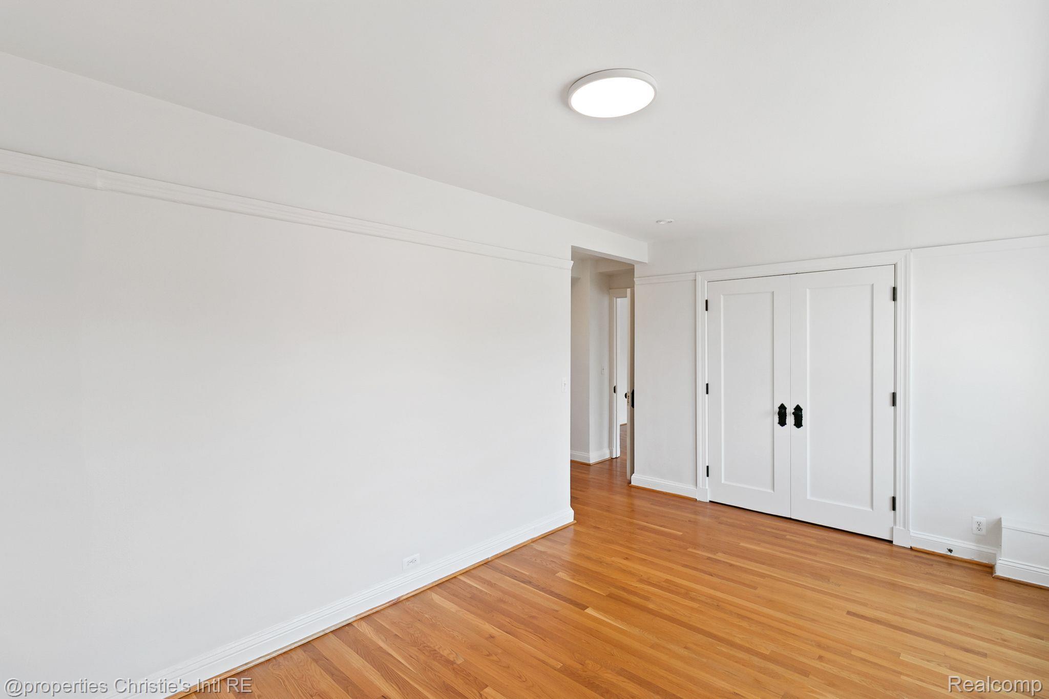 15 E KIRBY St Unit: 321