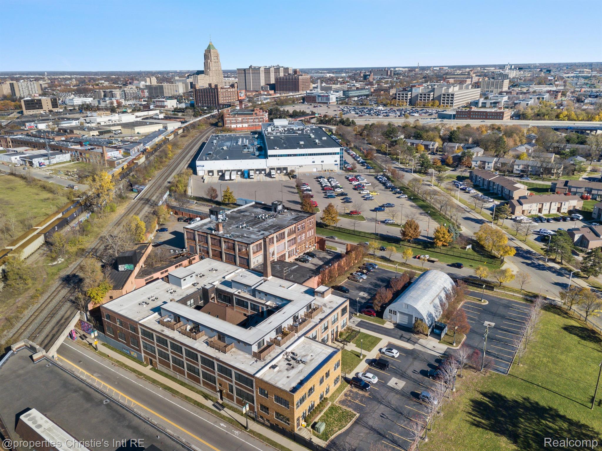 5766 TRUMBULL Street Unit: 215