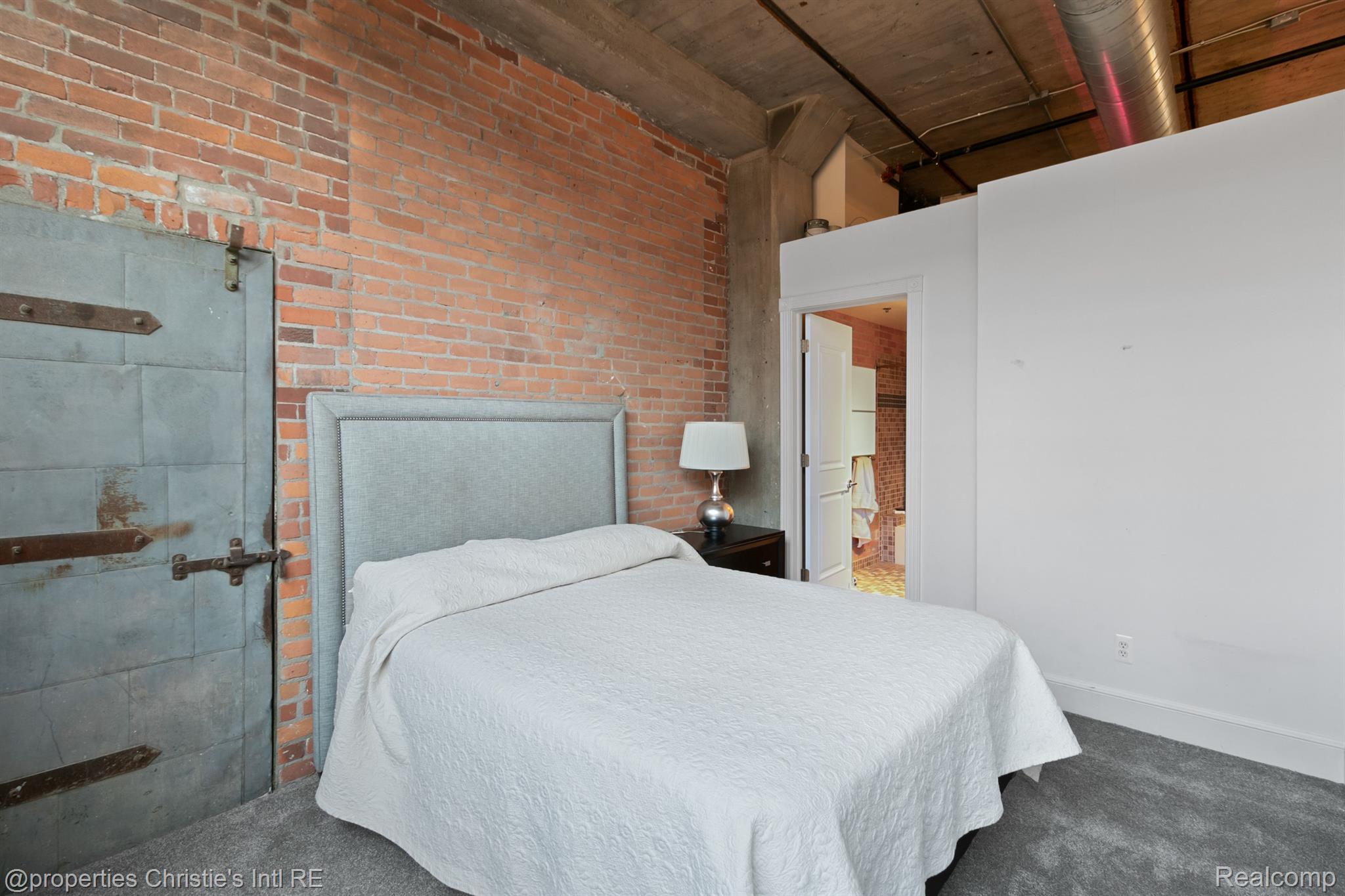 5766 TRUMBULL Street Unit: 215