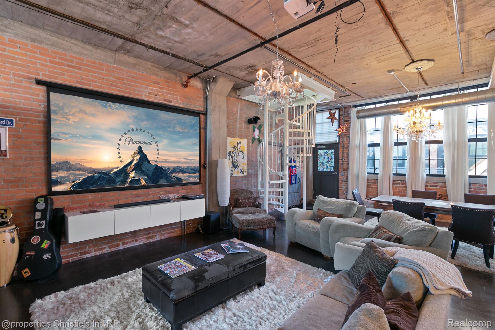5766 TRUMBULL Street Unit: 215