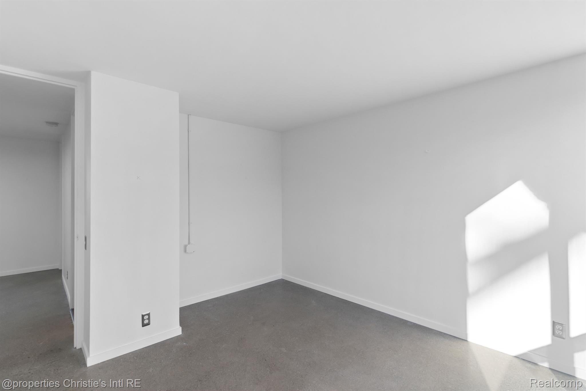 1351  Nicolet Place