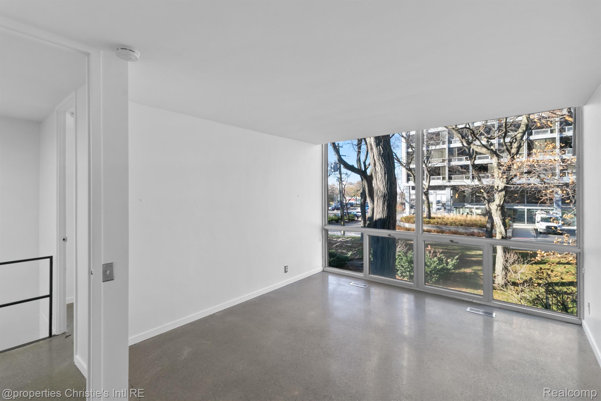 1351  Nicolet Place