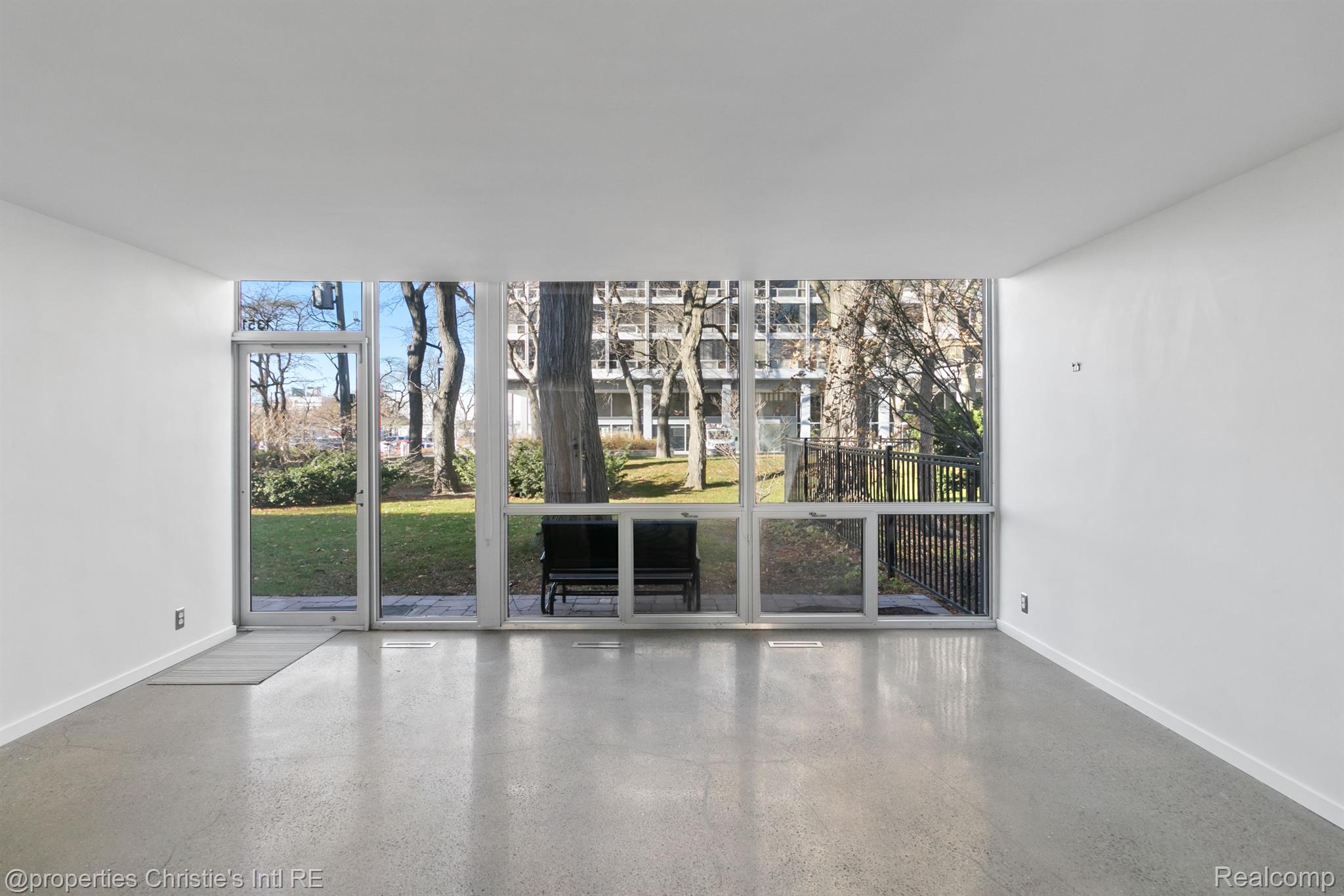 1351  Nicolet Place