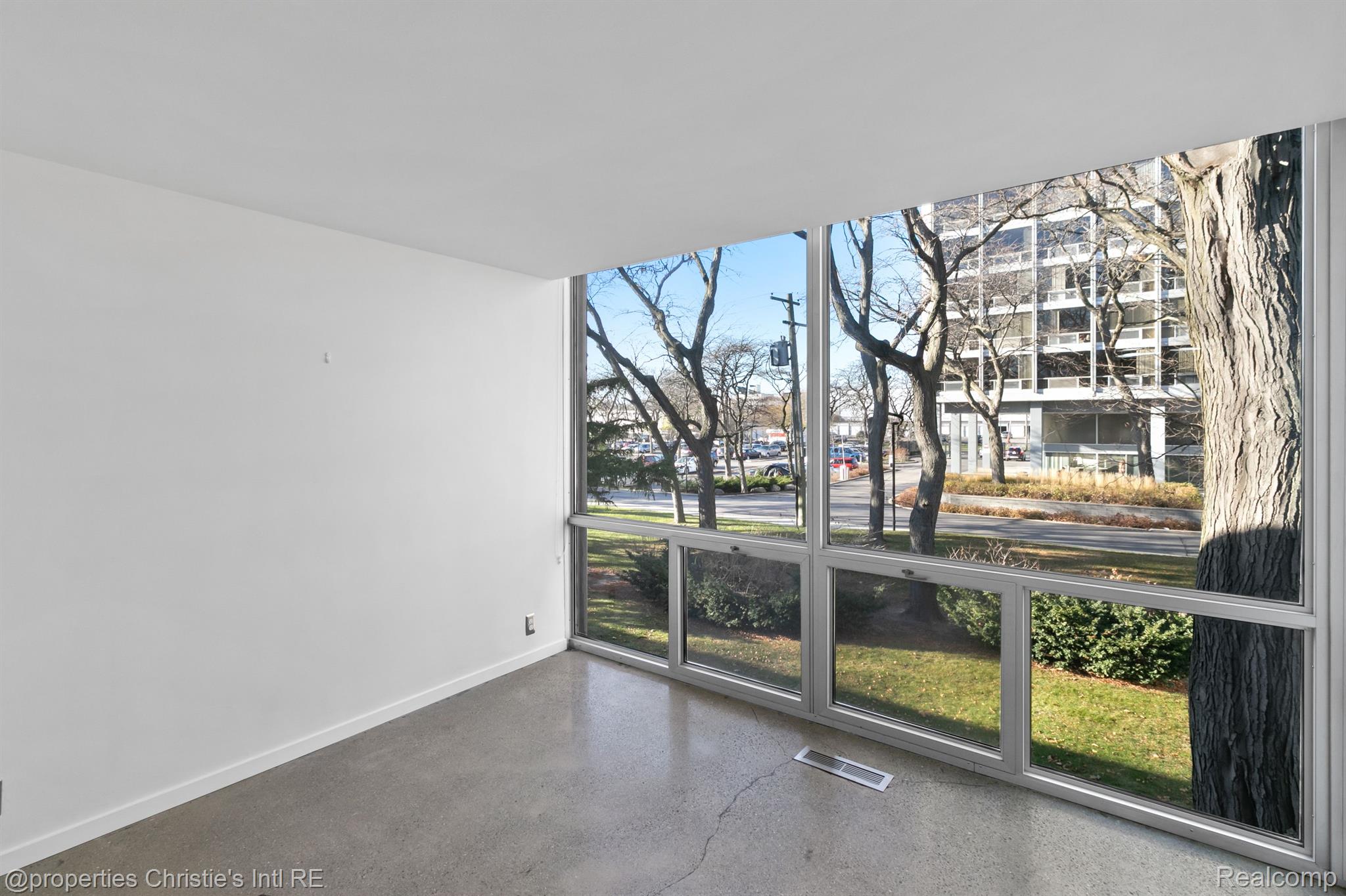 1351  Nicolet Place