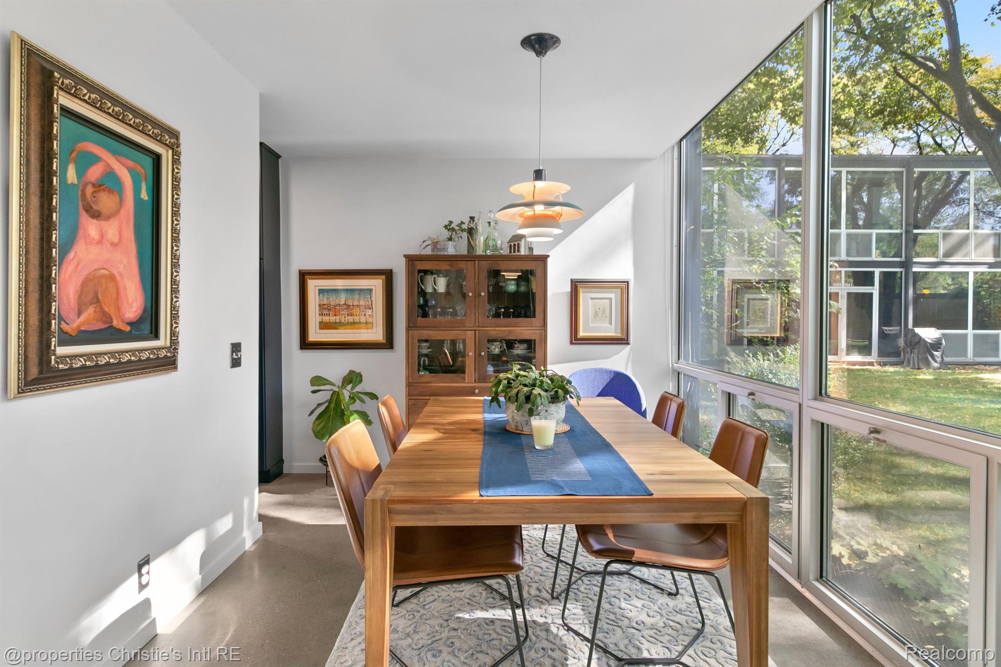 1351  Nicolet Place