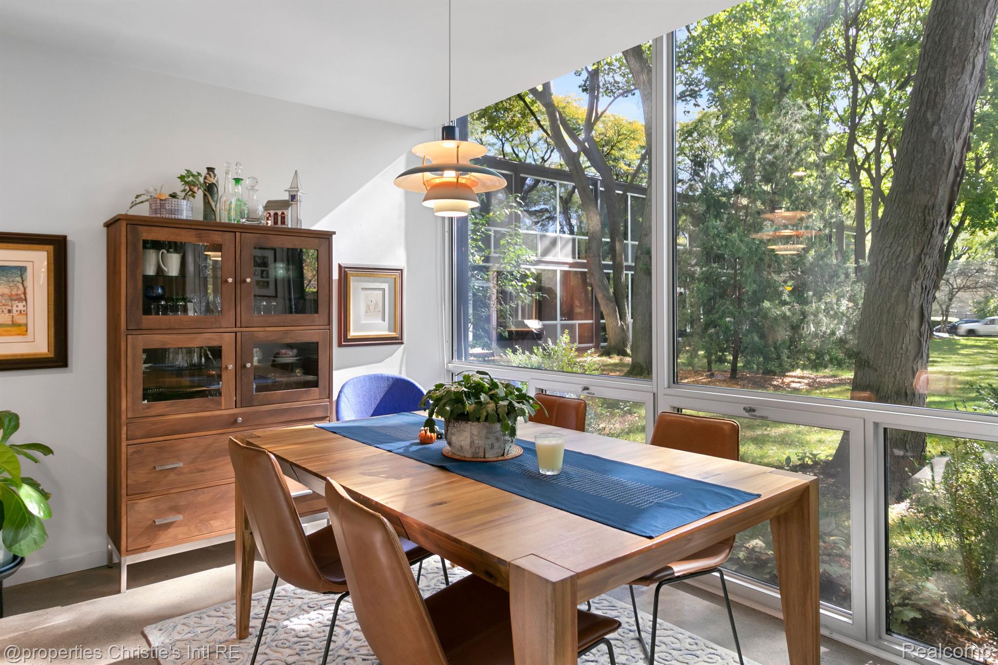 1351  Nicolet Place