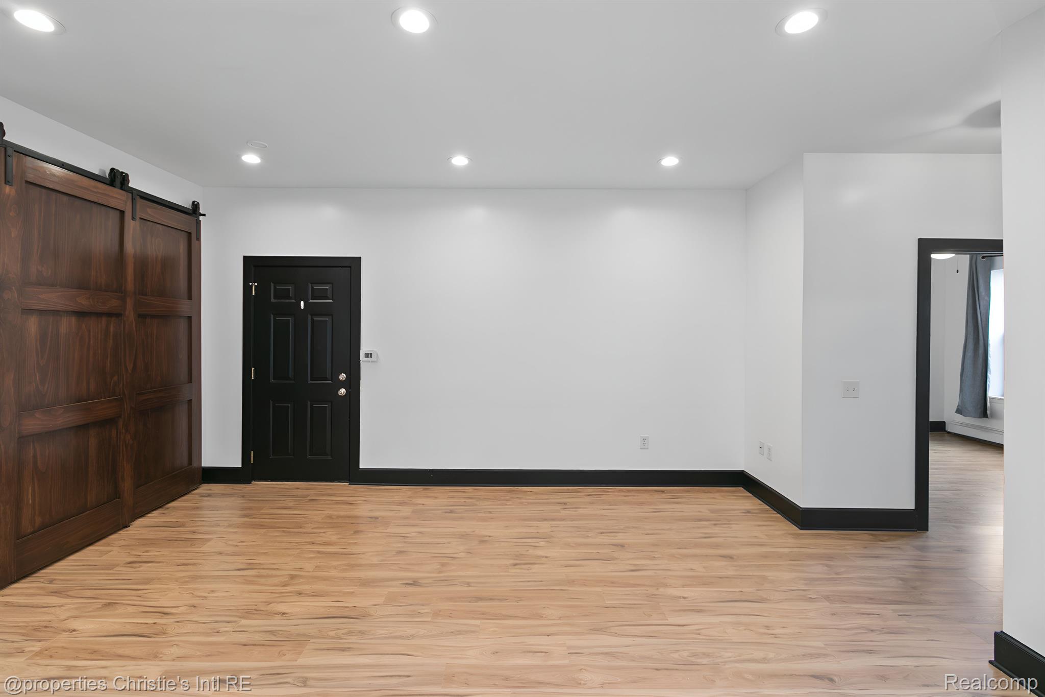 120 SEWARD Street Unit: 407