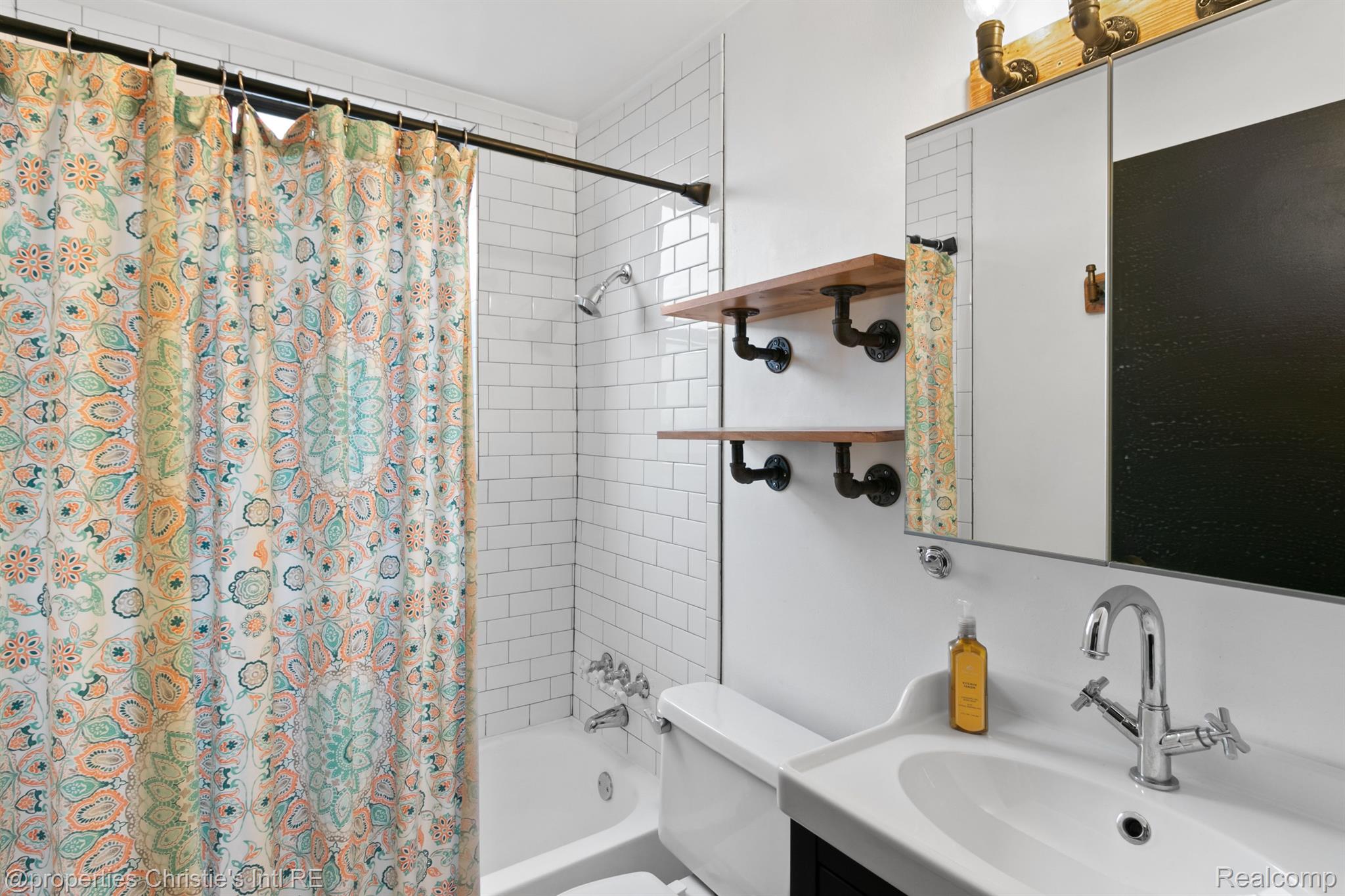 120 SEWARD Street Unit: 407