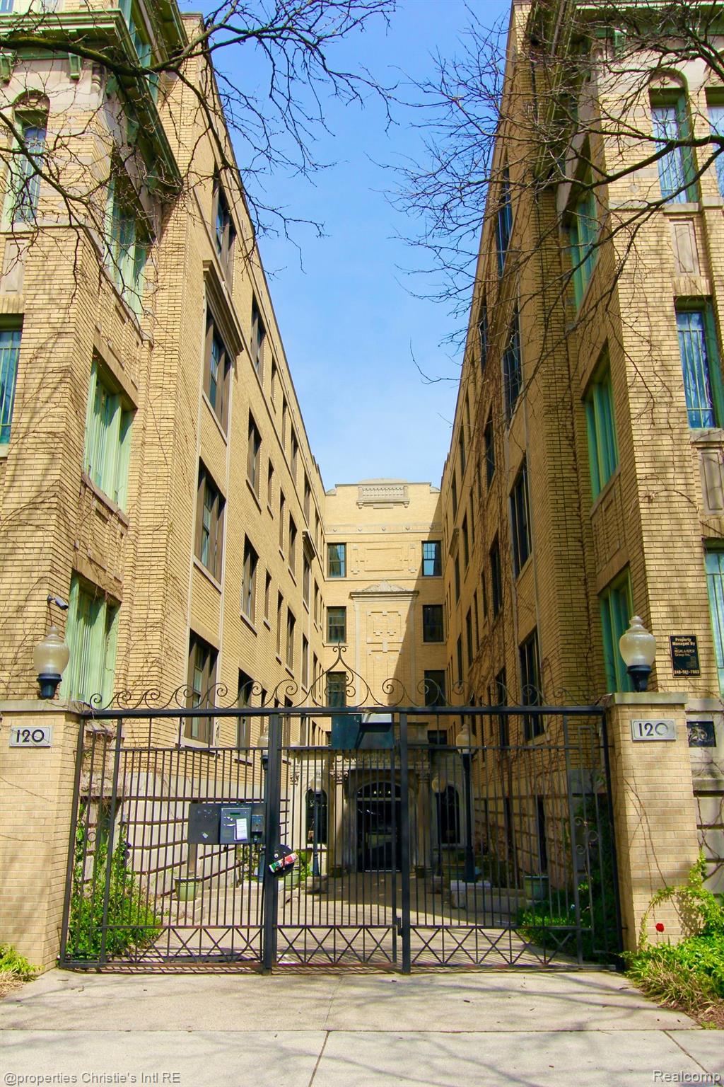 120 SEWARD Street Unit: 407