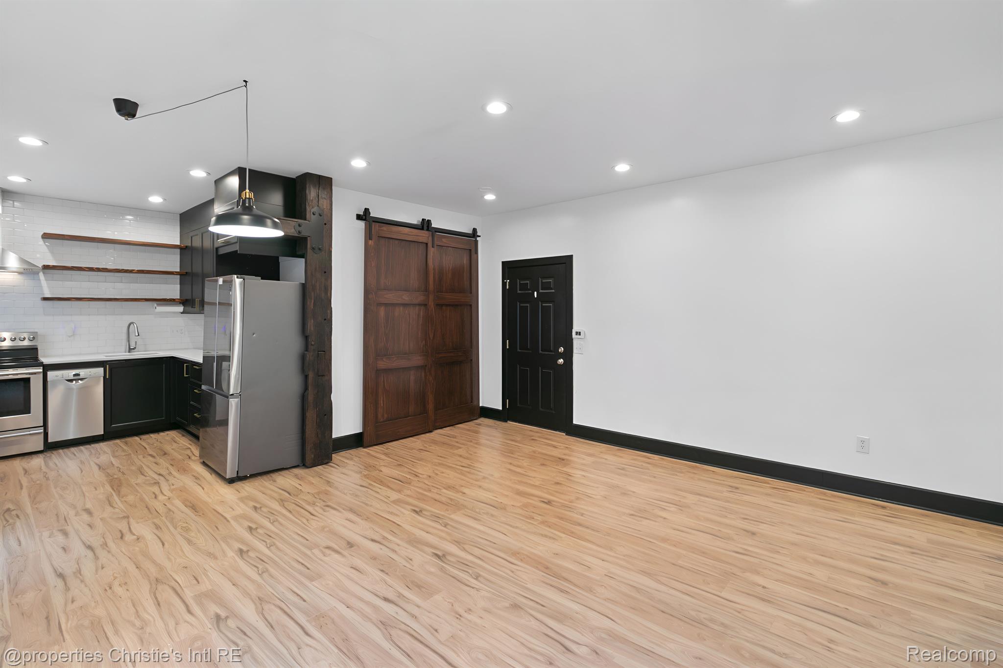 120 SEWARD Street Unit: 407